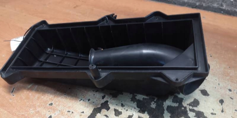 6K0129607 OBUDOWA FILTRA POWIETRZA SEAT