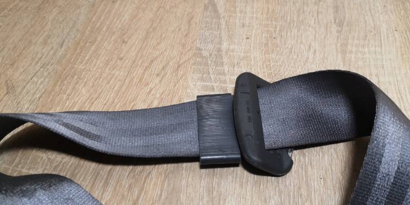 7700794245 pas bezpieczenstwa renault clio I 3d