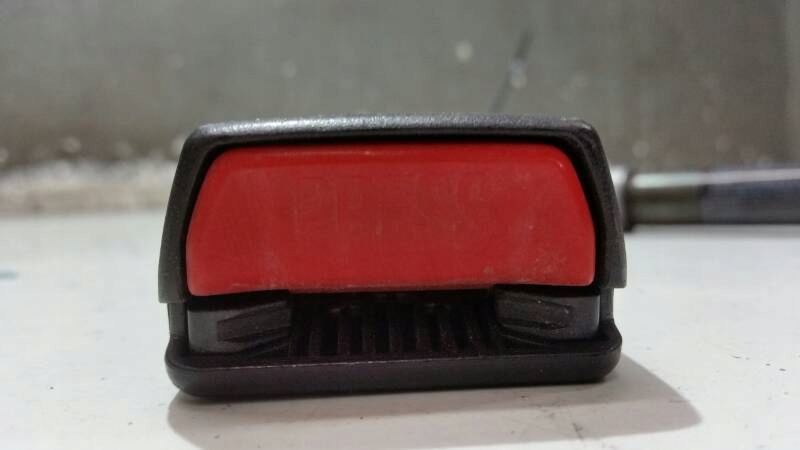 8257788R napinacz pasa prawy BMW E46 '01
