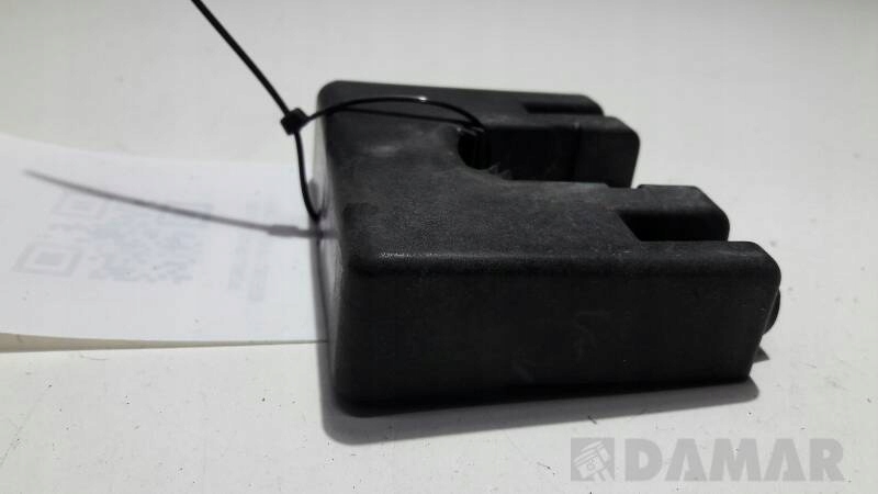 04724910AB OSLONA ZAMKA PRAWY PRZOD PT CRUISER