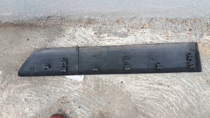 8200077557 LISTWA DRZWI PRZESOWNYCH KANGOO PRAWA