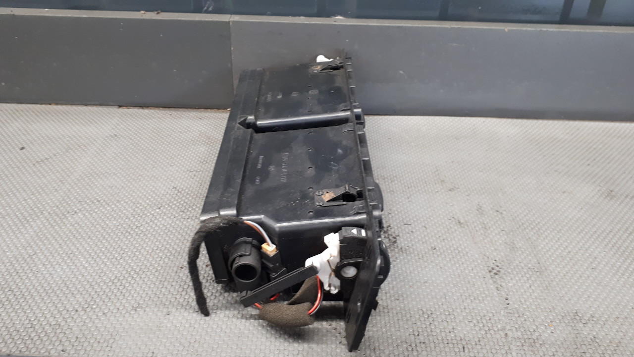 4B1820951 kratka nawiewu AUDI A6 C5 01R I