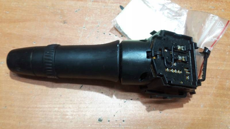 E532-016 PRZELACZNIK WYCIERACZEK MITSUBISHI LANCER