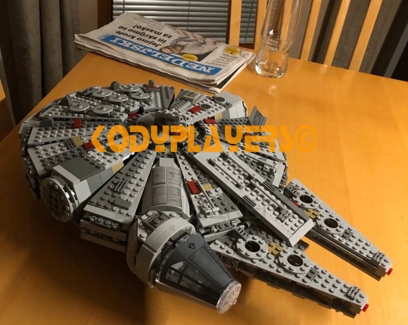 Klocki Star Wars Sokół Millenium
