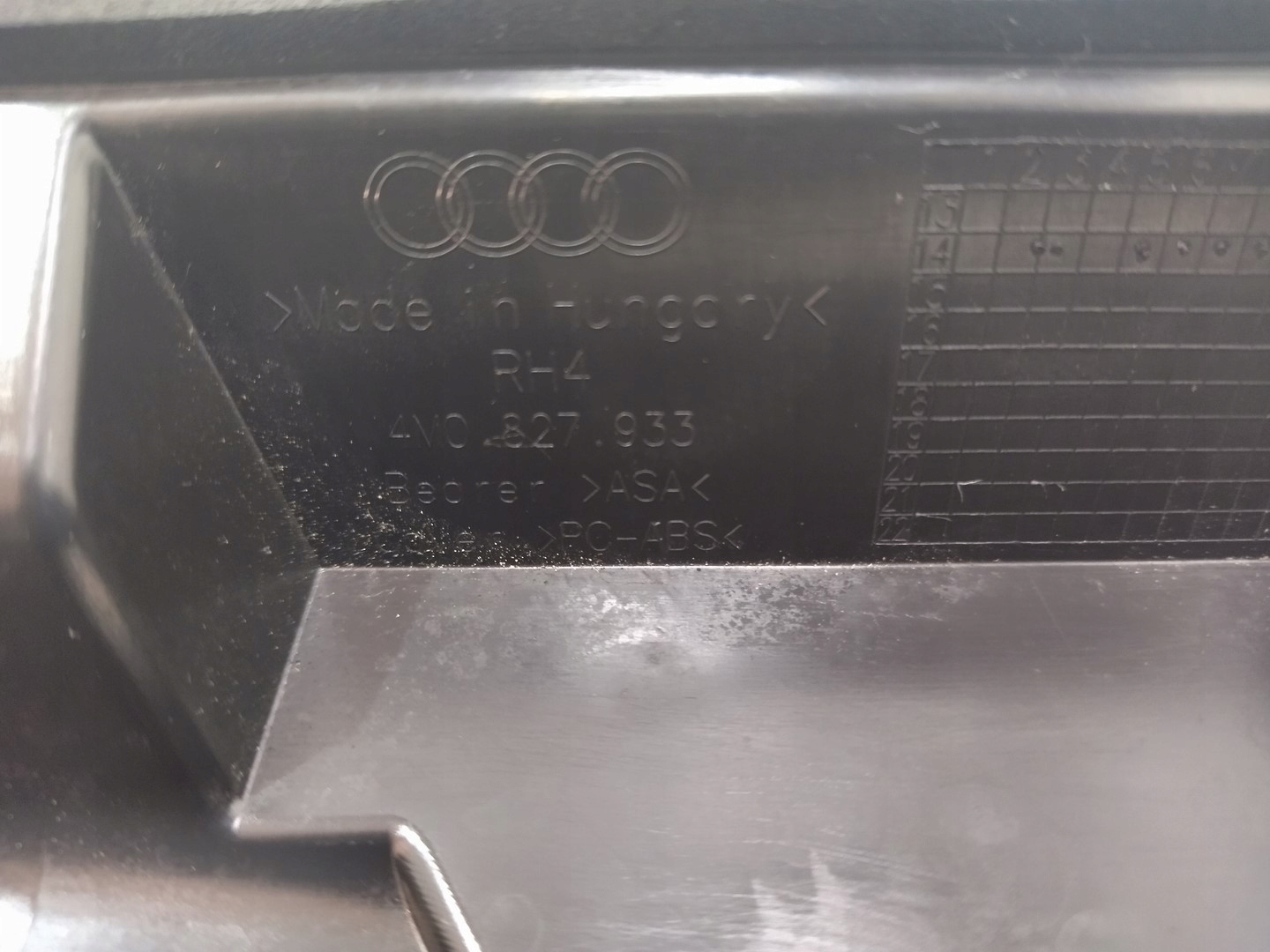VOLKSWAGEN Passat B8 (2014-2023) Other engine parts 4M0827933 23136169