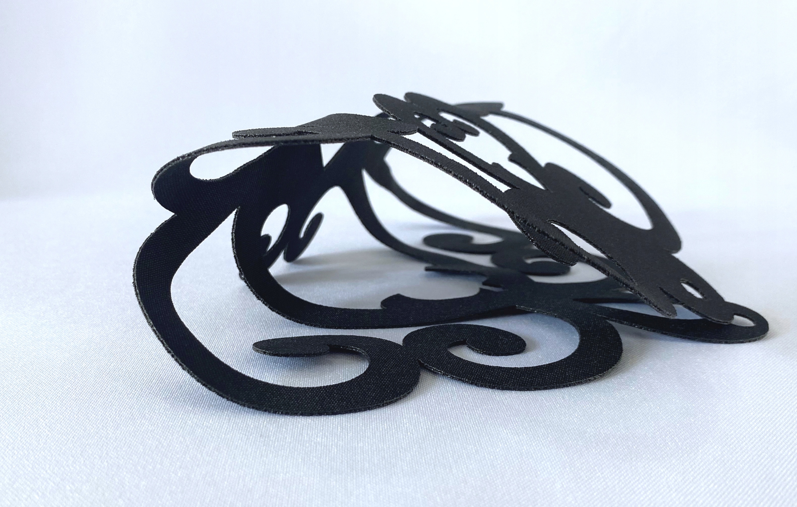 A1 Zawieszka dekor ozdoba ażurowa szara 21x90 cm