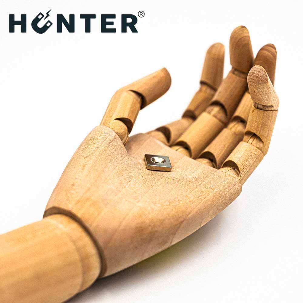 Magnes neodymowy 14x14x3mm z otworem 7x3.5mm / N45 pod wkręt