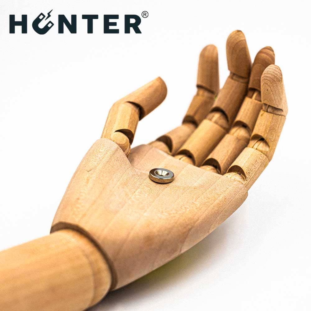 Magnes neodymowy 14x3 mm z otworem 7x3.5 mm / N45 pod wkręt