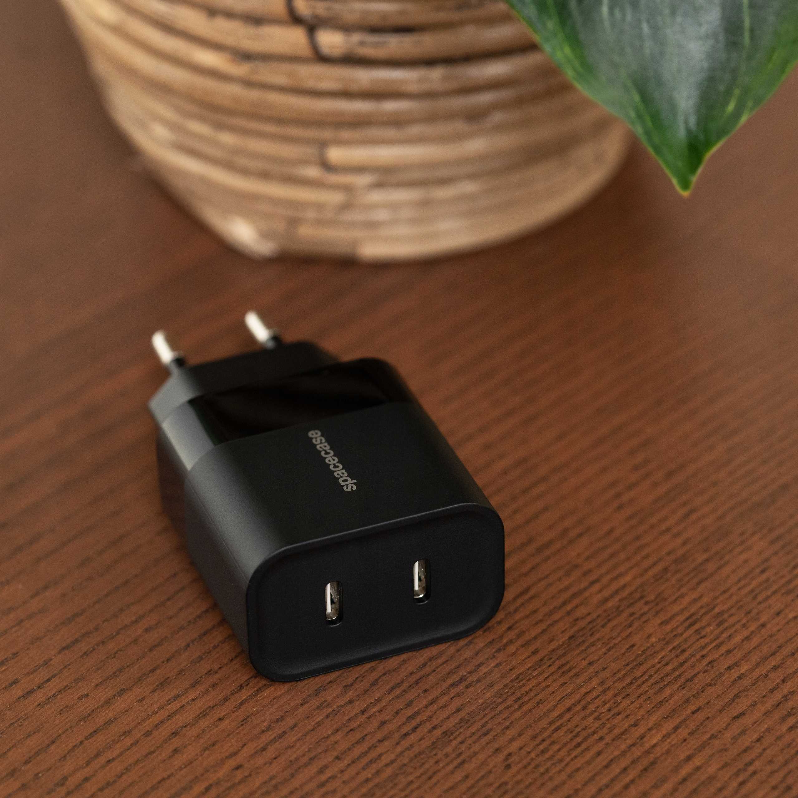 Spacecase USB Charger 20W SC010B black
