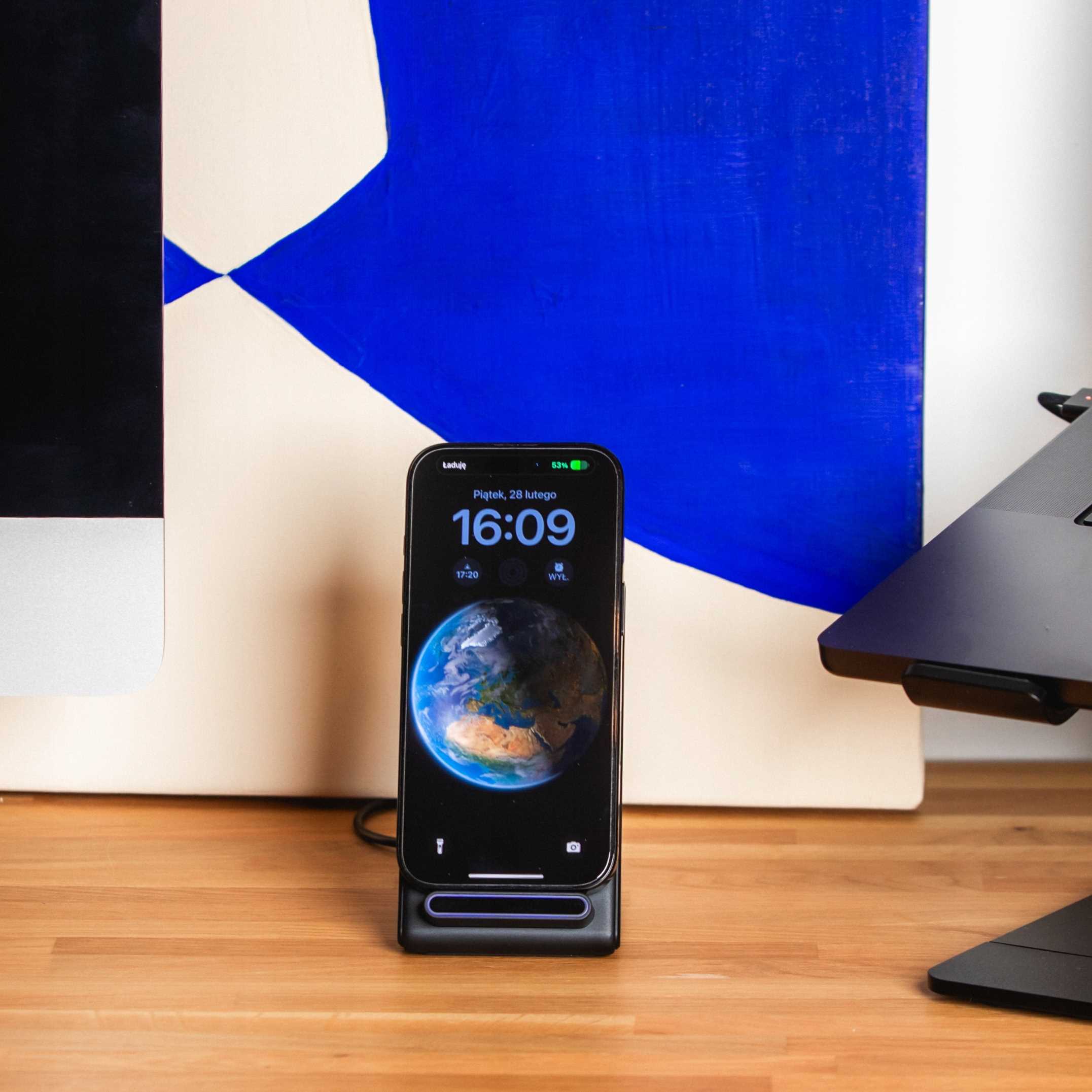 Spacecase Wireless Charger WM6B black