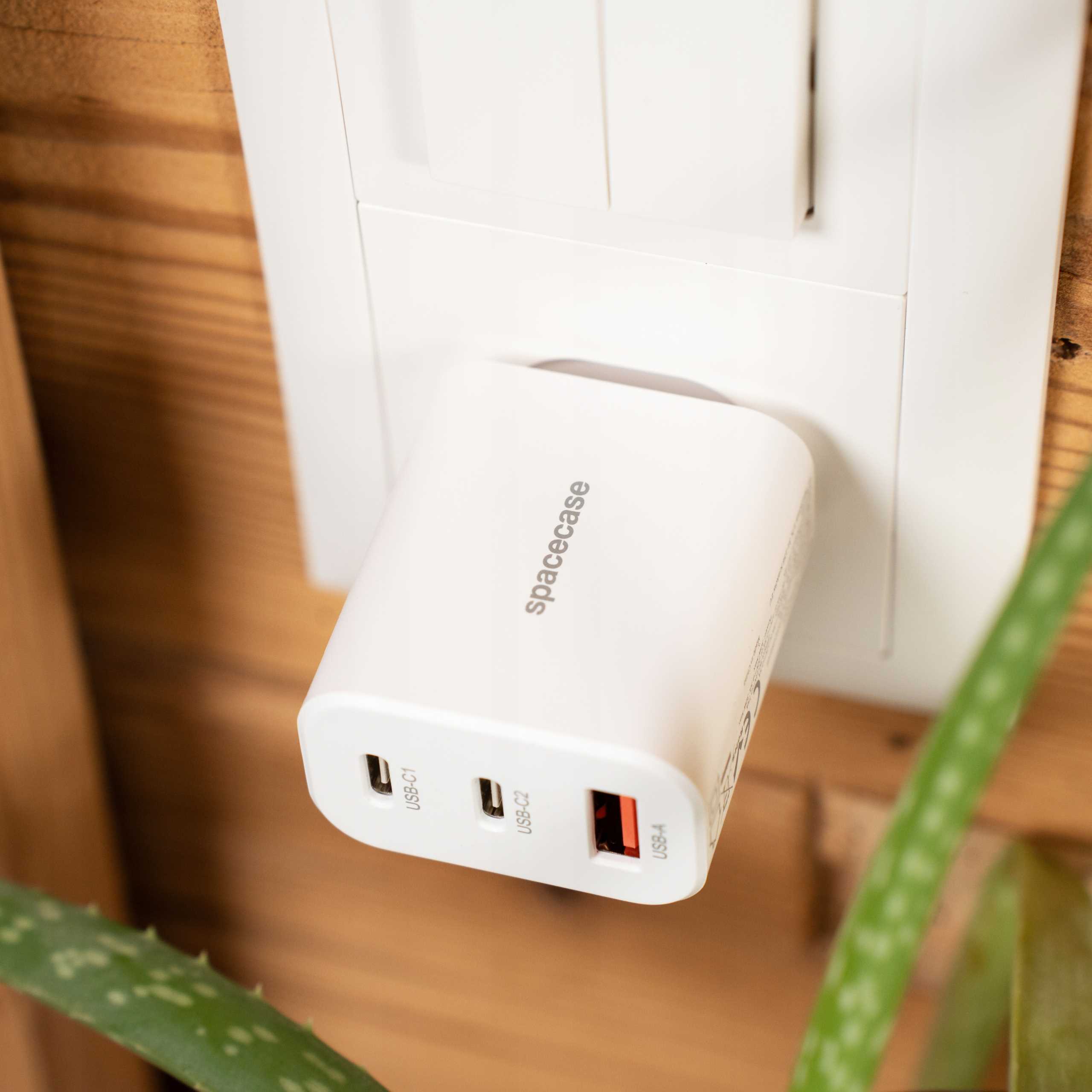 Spacecase USB Charger 30W GaN SC004W white