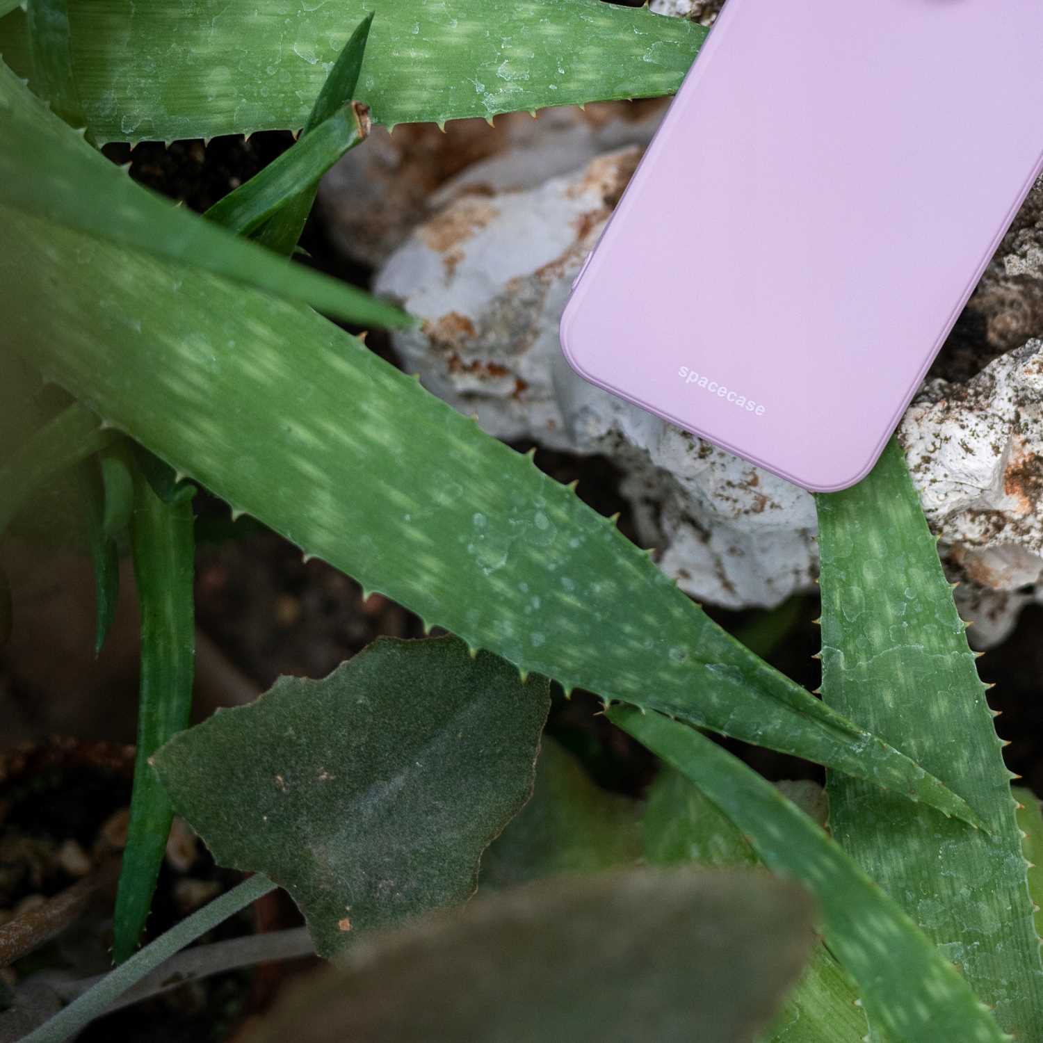 Spacecase Silicone Case iPhone 13 lilac