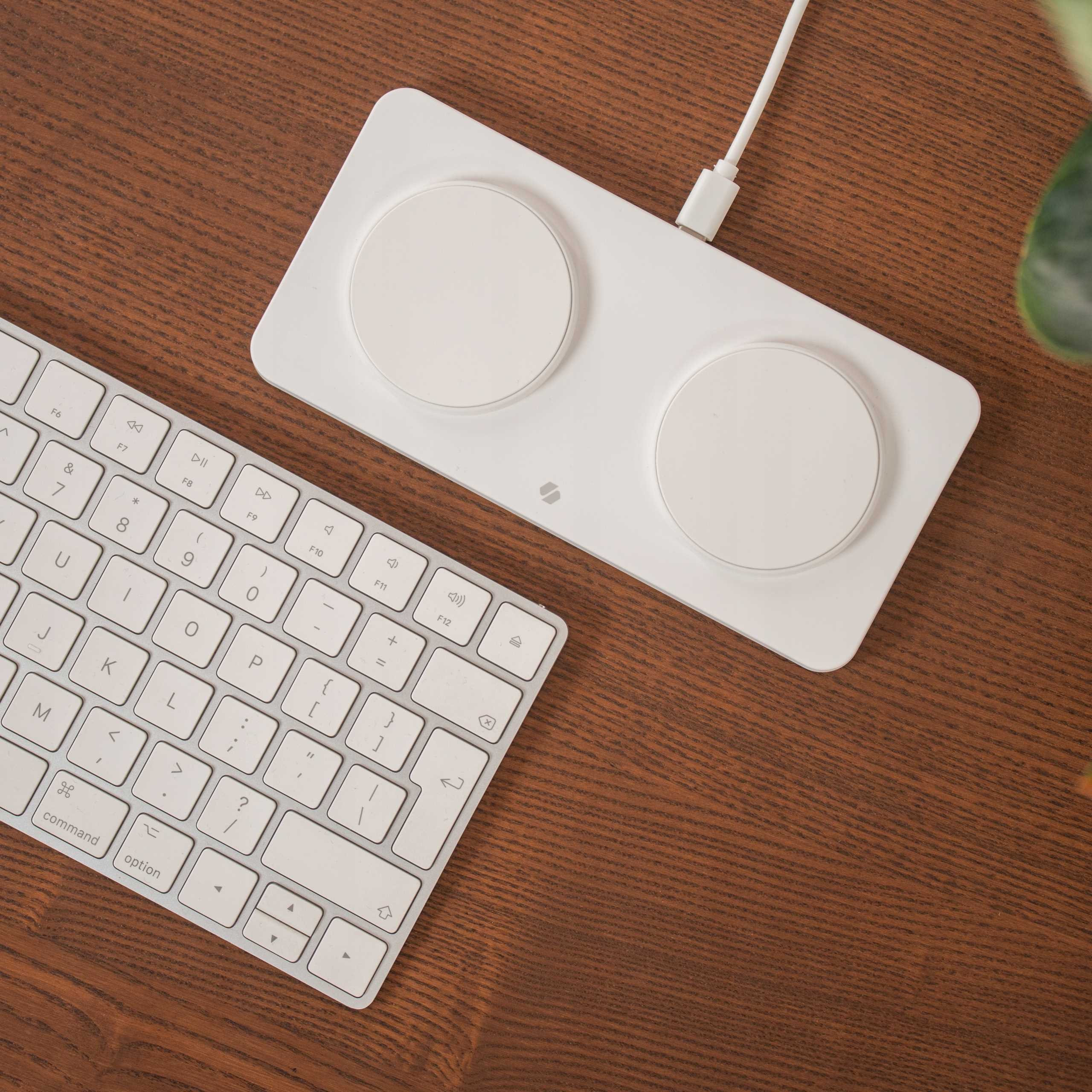 Spacecase Wireless Dual Charger Magcharge Wm3W White