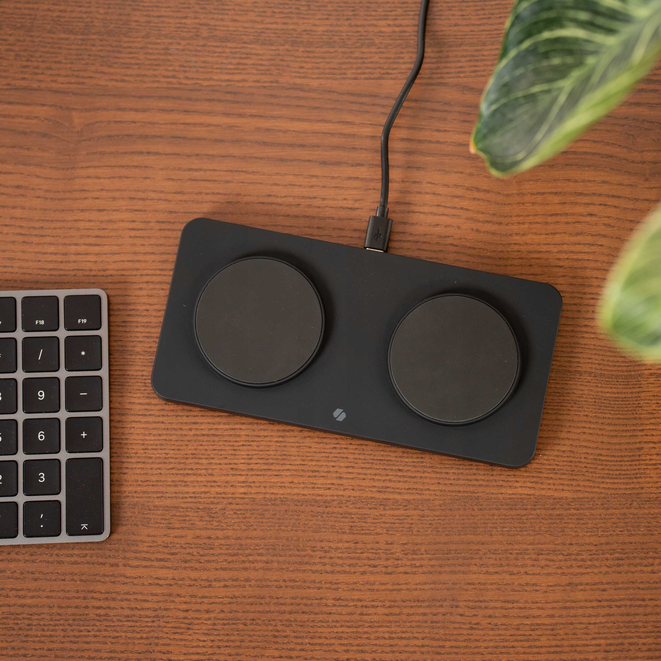 Spacecase Wireless Dual Charger Magcharge Wm3B Black