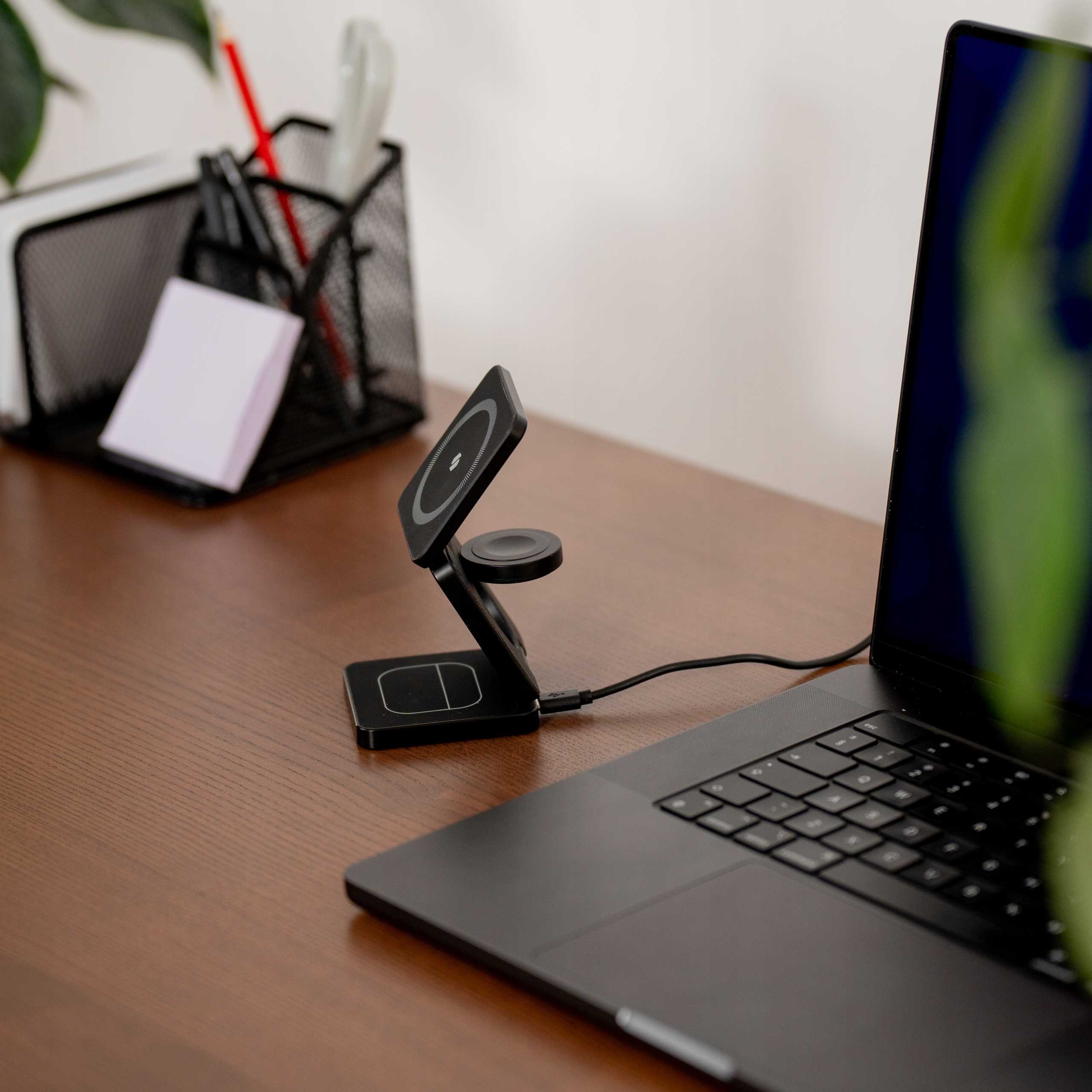 Spacecase 3in1 Wireless Charger MagCharge WM4B black