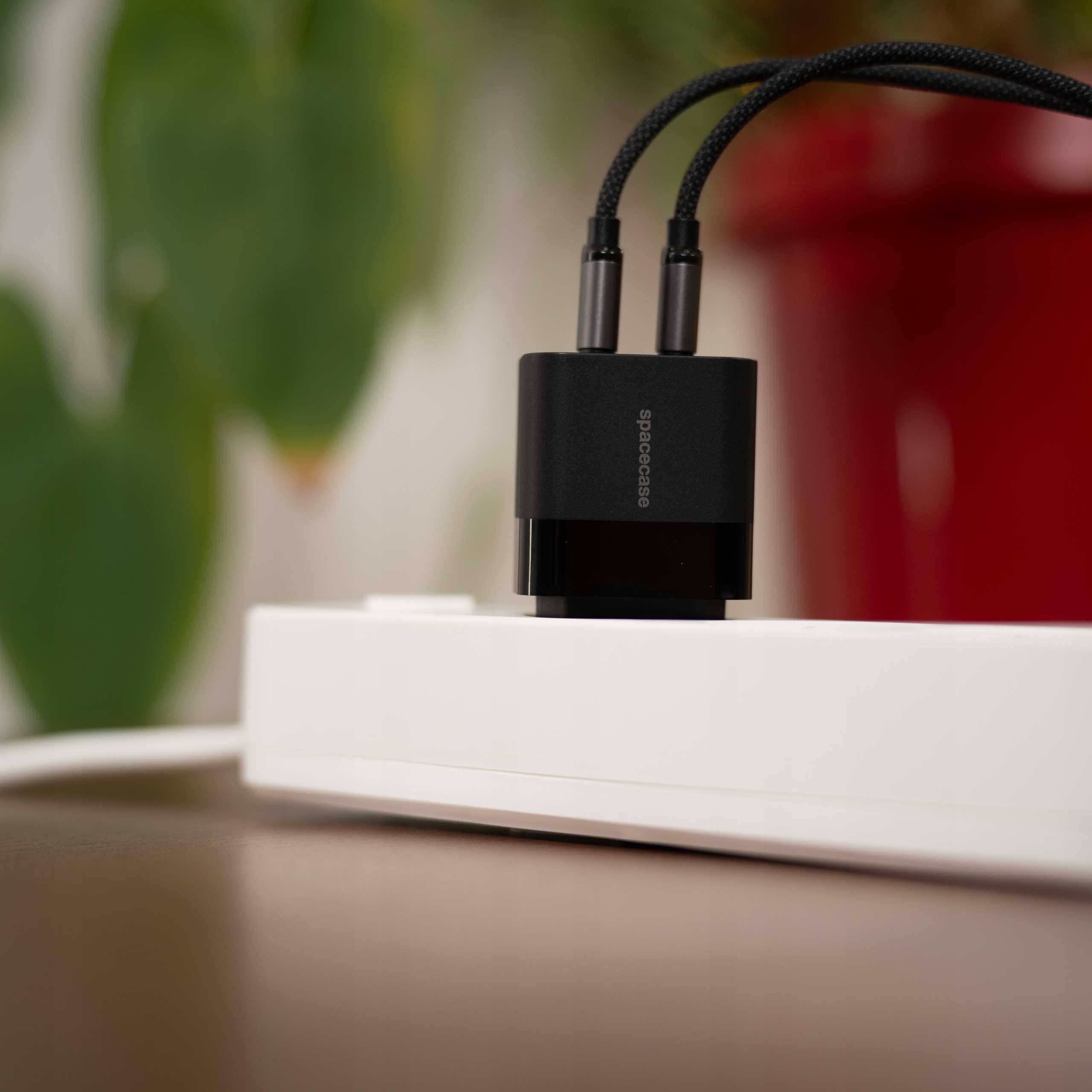 Spacecase USB Charger 20W SC010B black