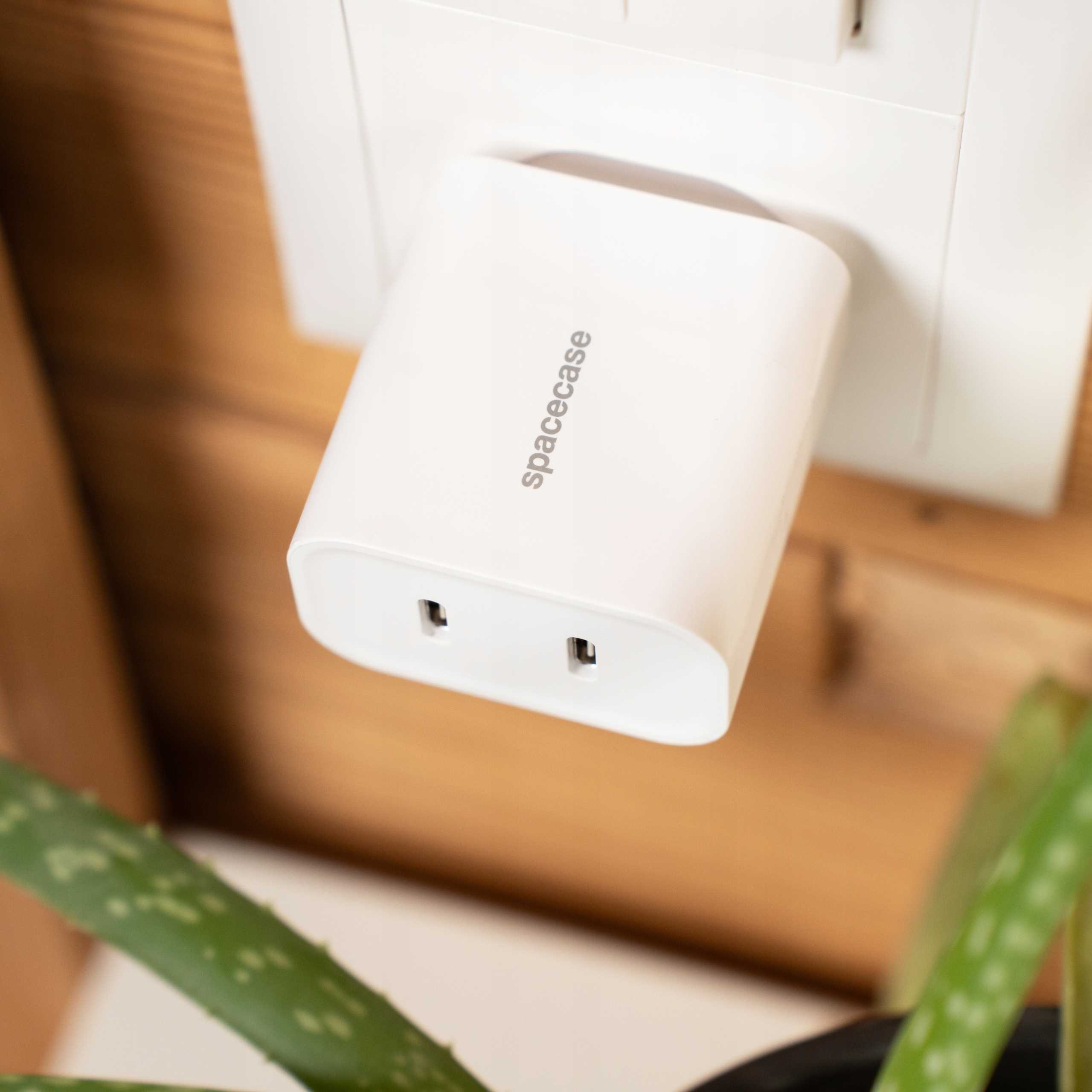 Spacecase USB Charger 20W SC011W white