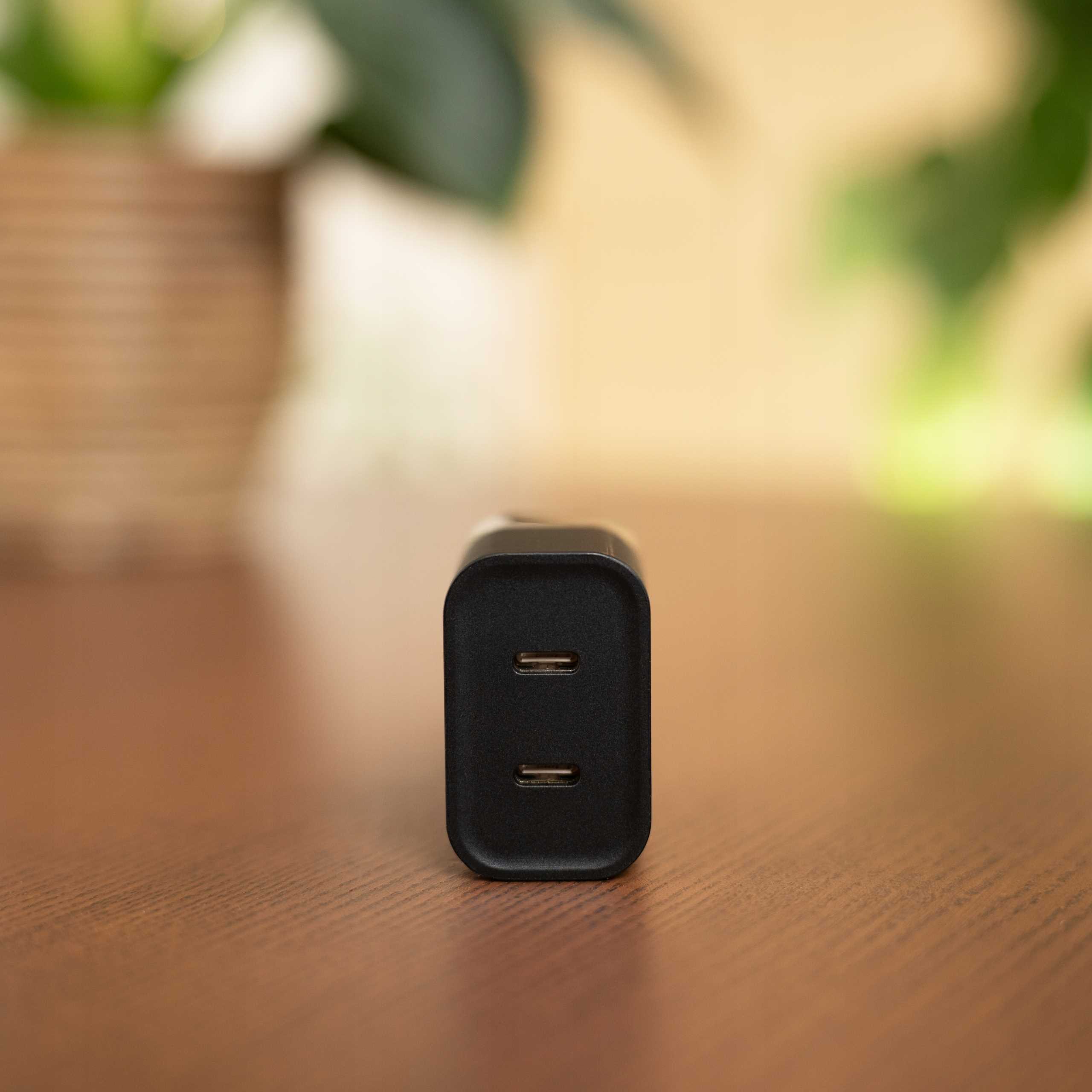 Spacecase USB Charger 20W SC010B black