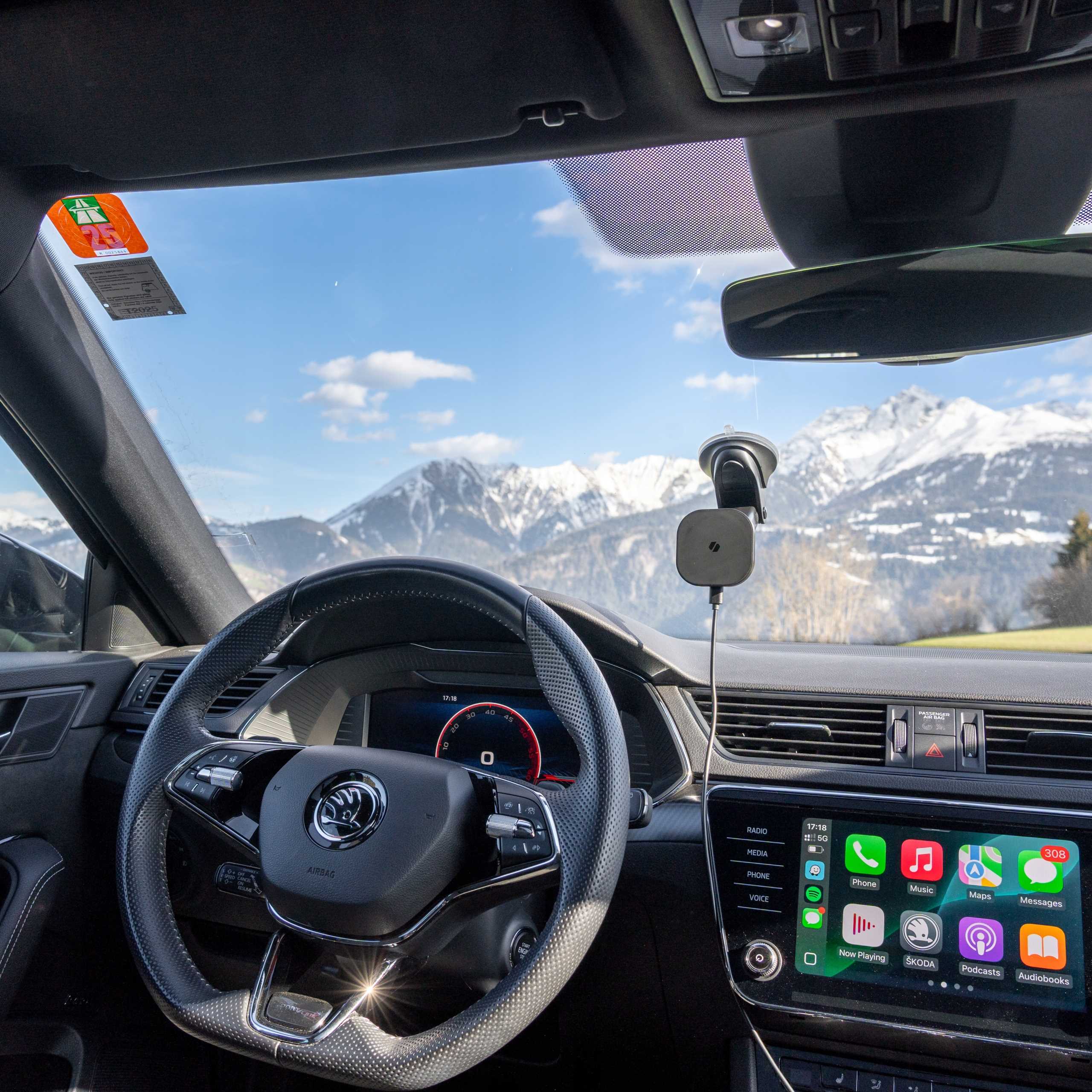 Spacecase Car Holder Dash/Windshield Magcharge Wm9B