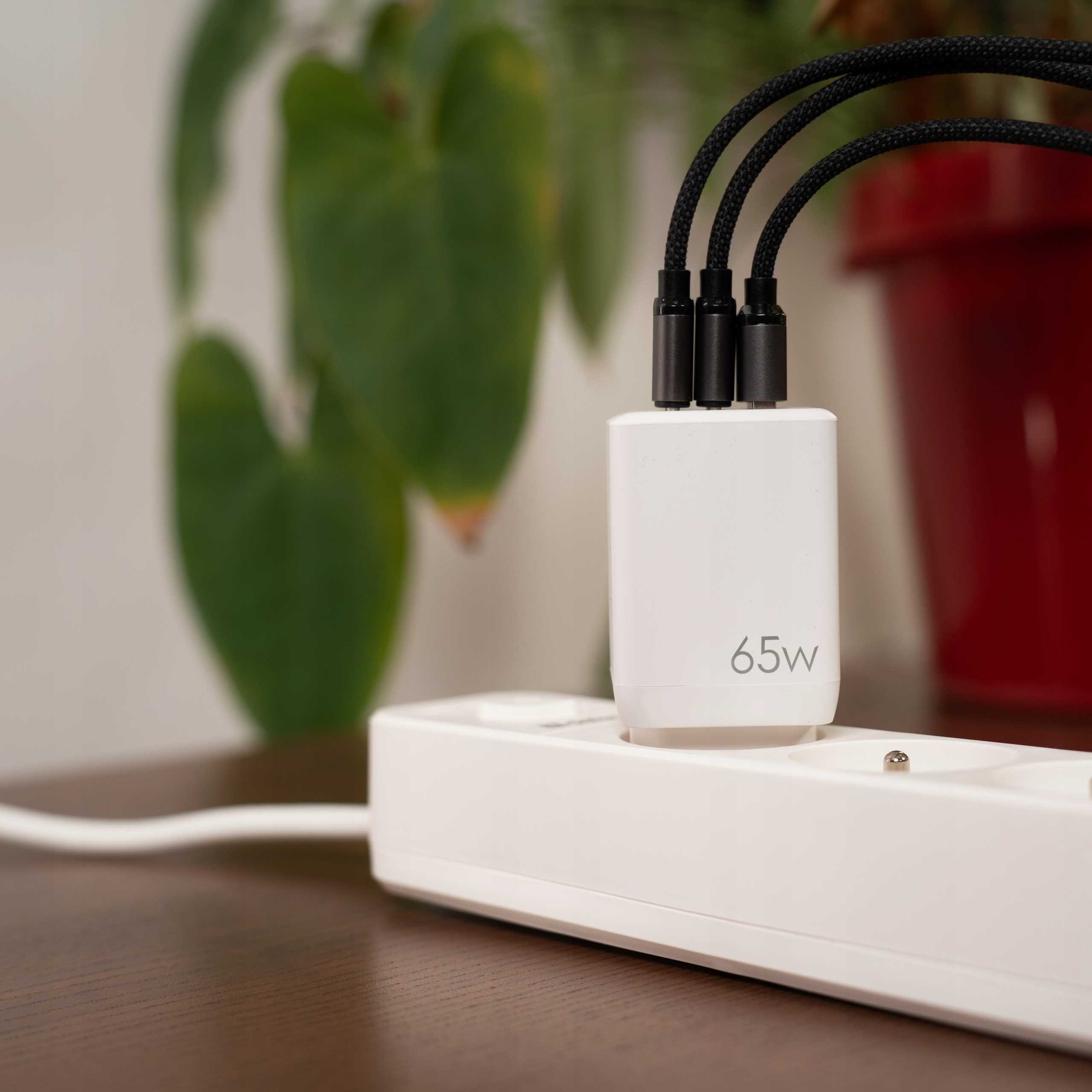 Spacecase USB Charger 65W GaN SC009W white