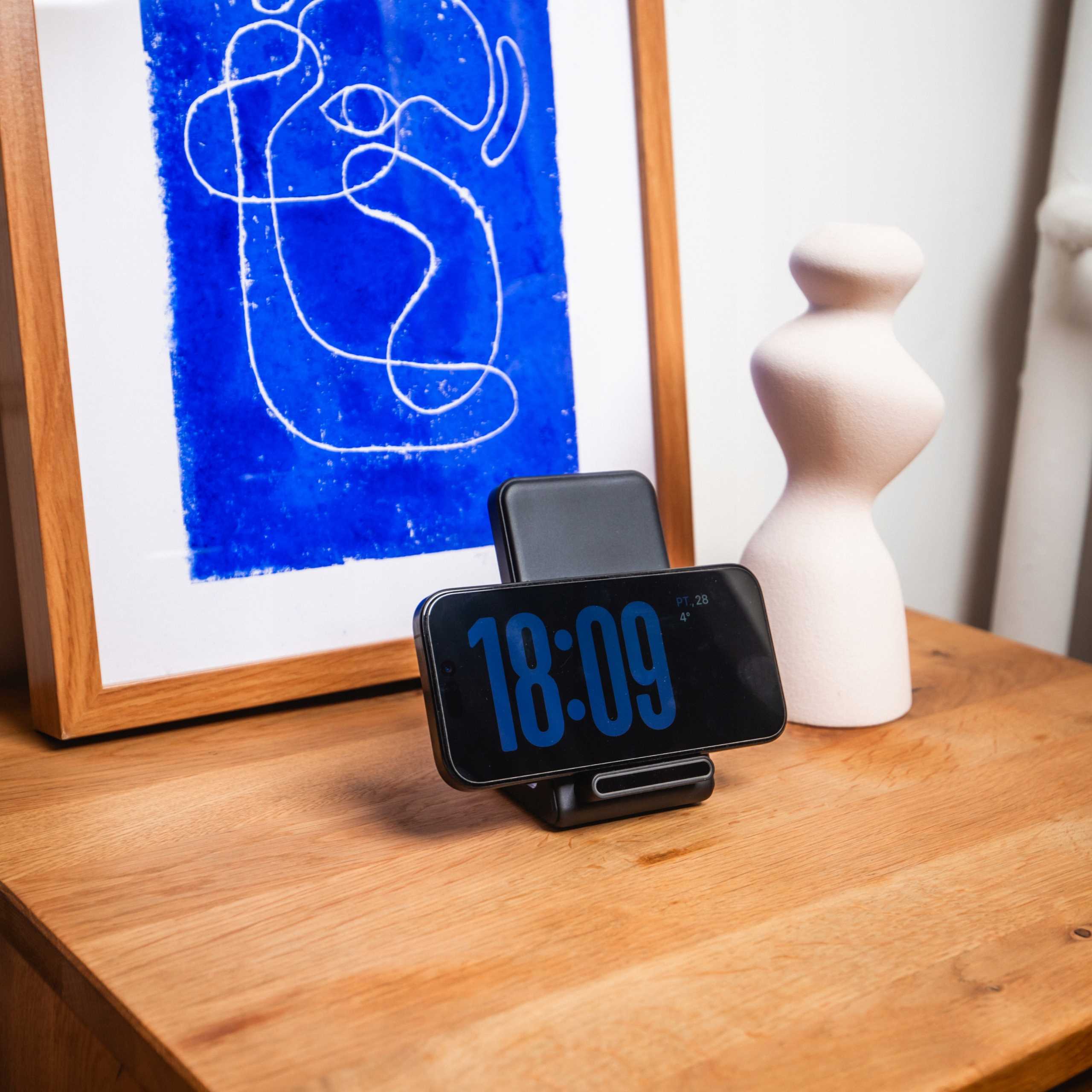 Spacecase Wireless Charger WM6B black