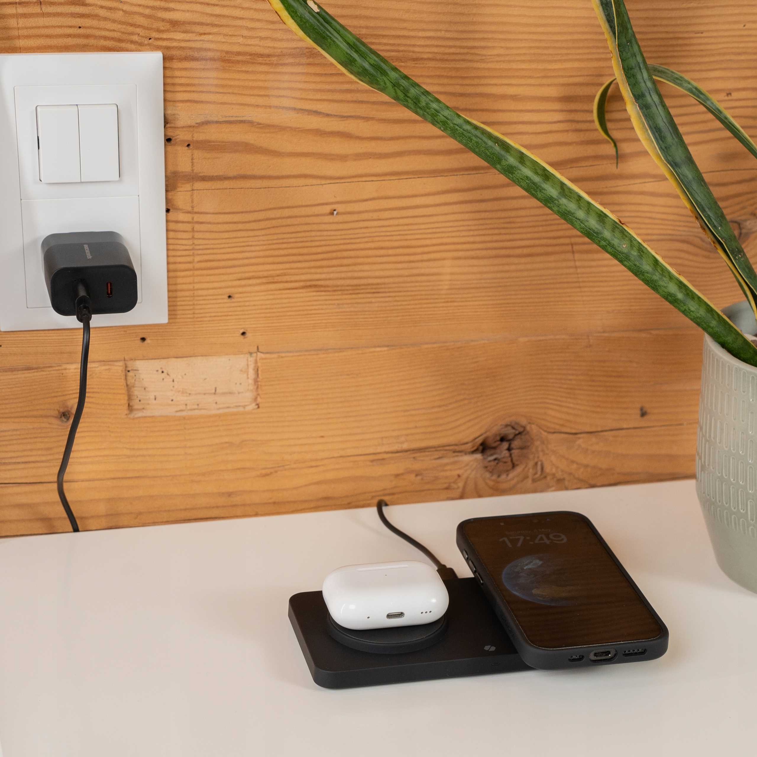 Spacecase Wireless Dual Charger Magcharge Wm3B Black