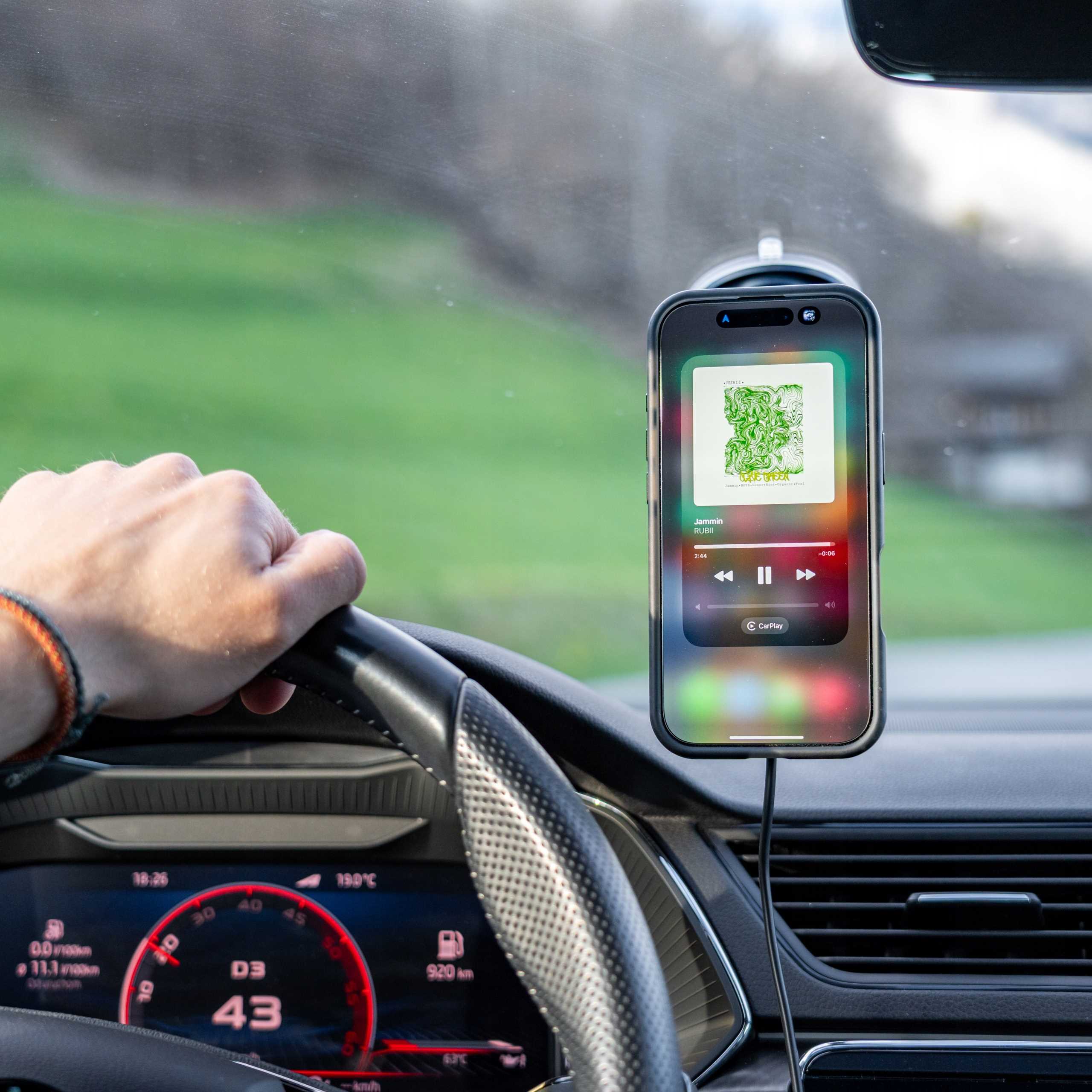 Spacecase Car Holder Dash/Windshield Magcharge Wm9B