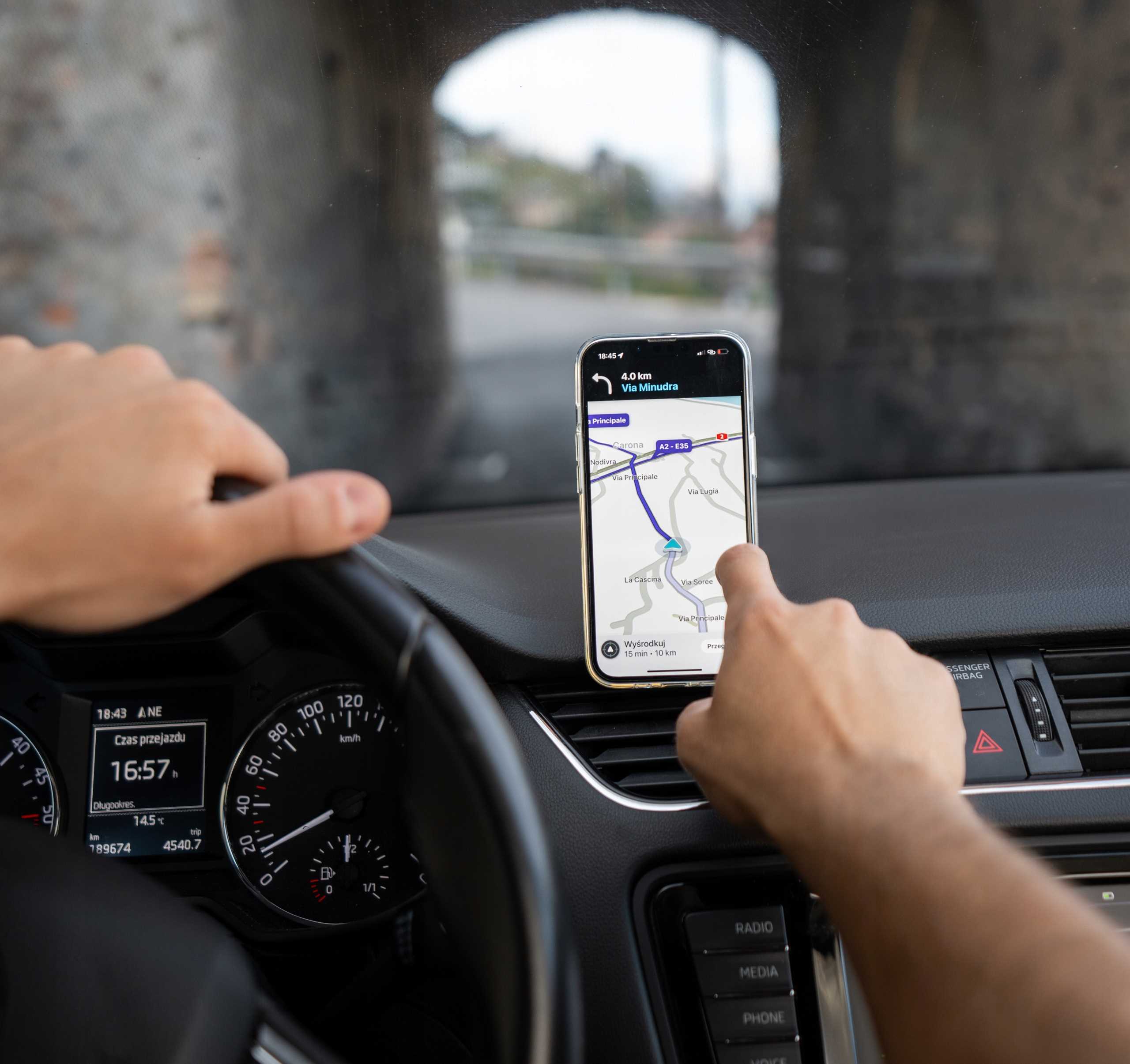 Spacecase Car Holder SC09 Dash/Console Magnetic black