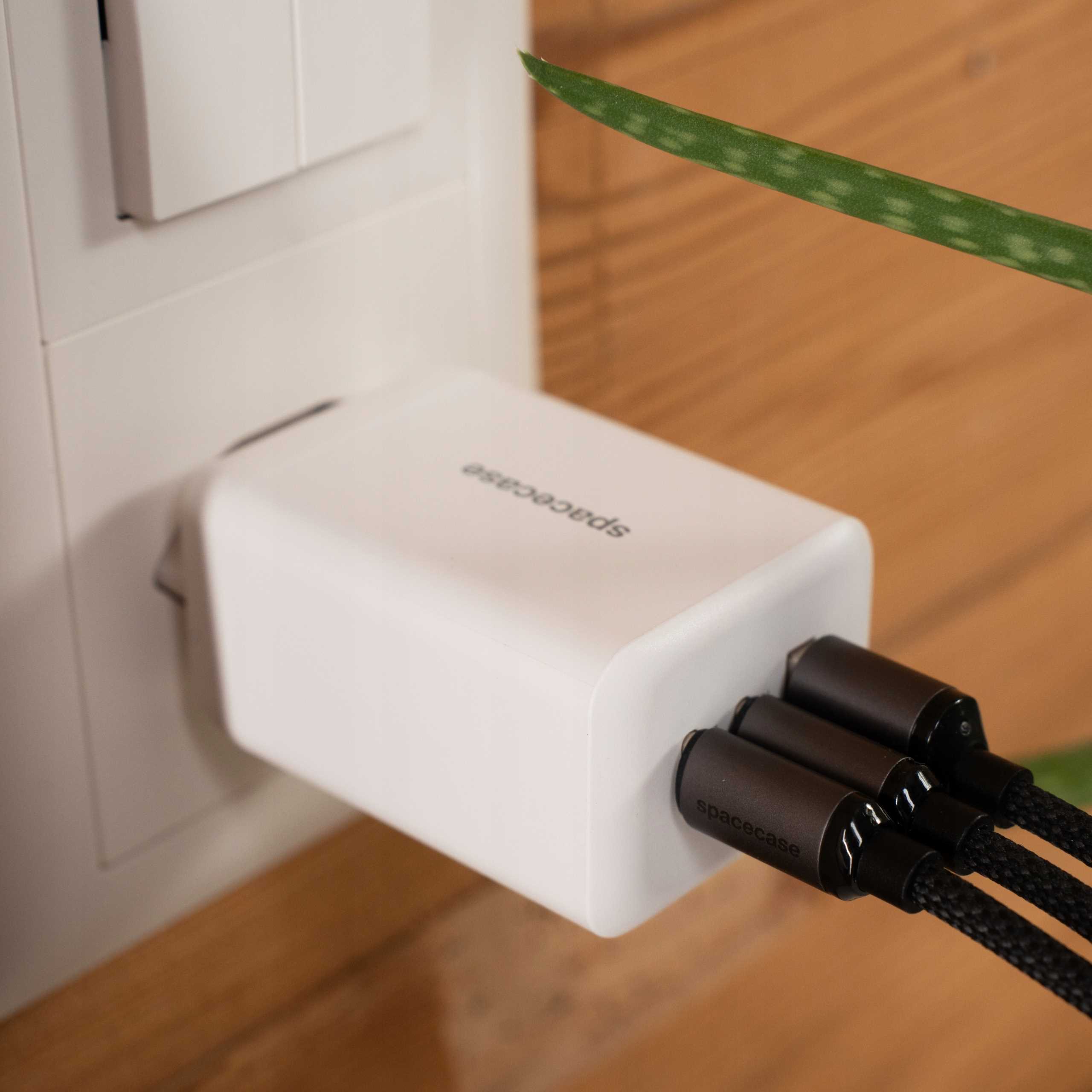 Spacecase USB Charger 65W GaN SC009W white