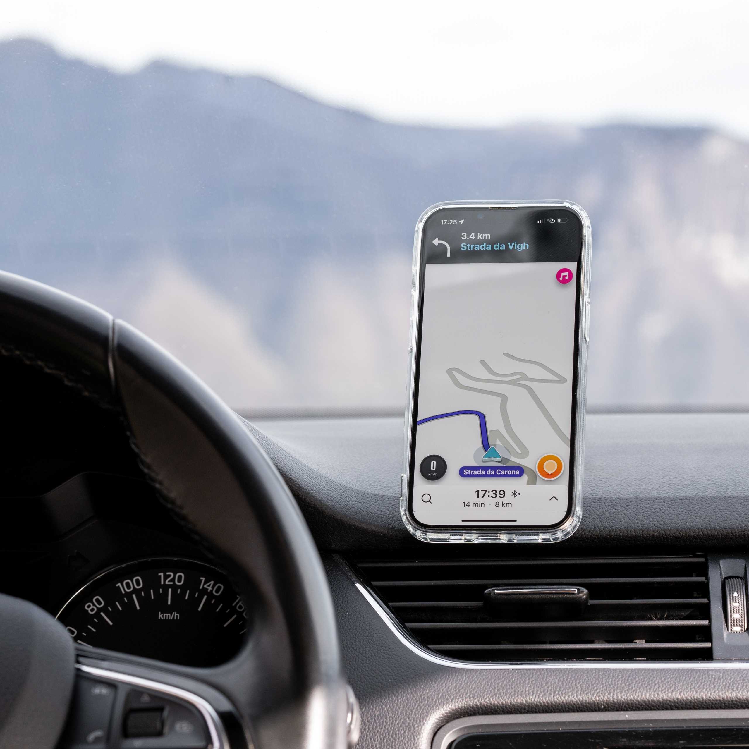 Spacecase Car Holder SC05 Dash/Console Magsafe black