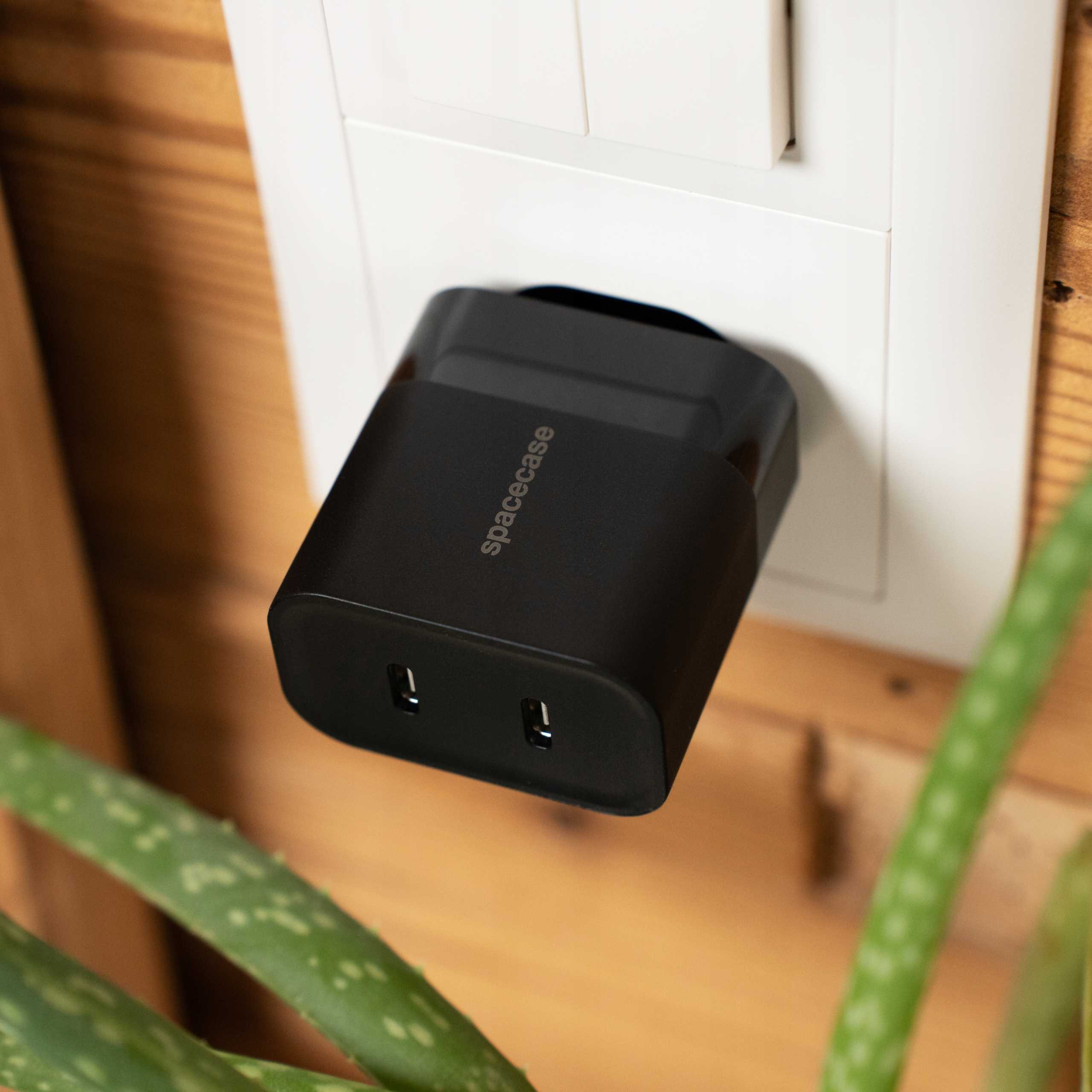 Spacecase USB Charger 20W SC010B black