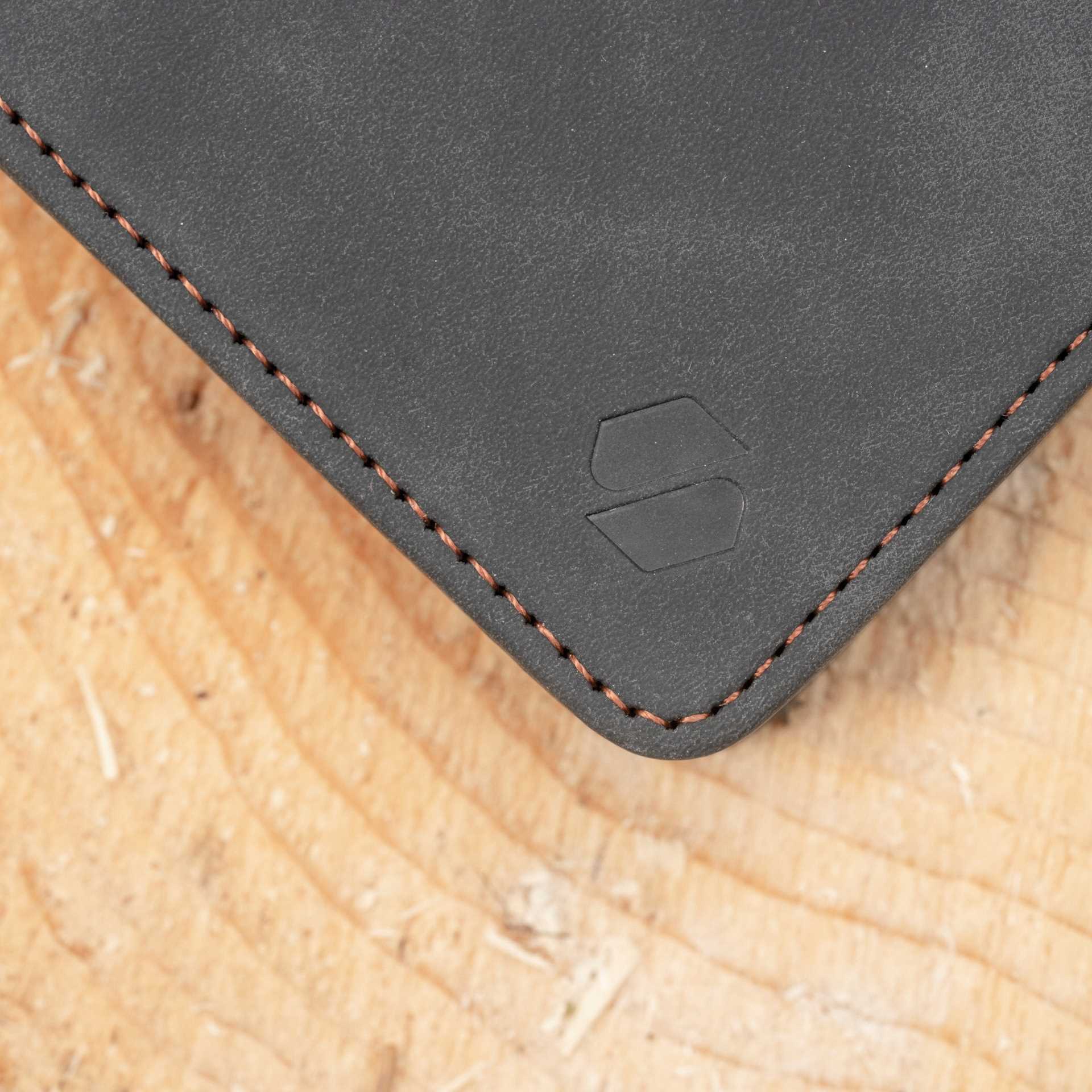 Spacecase Wallet iPhone 17 Air black