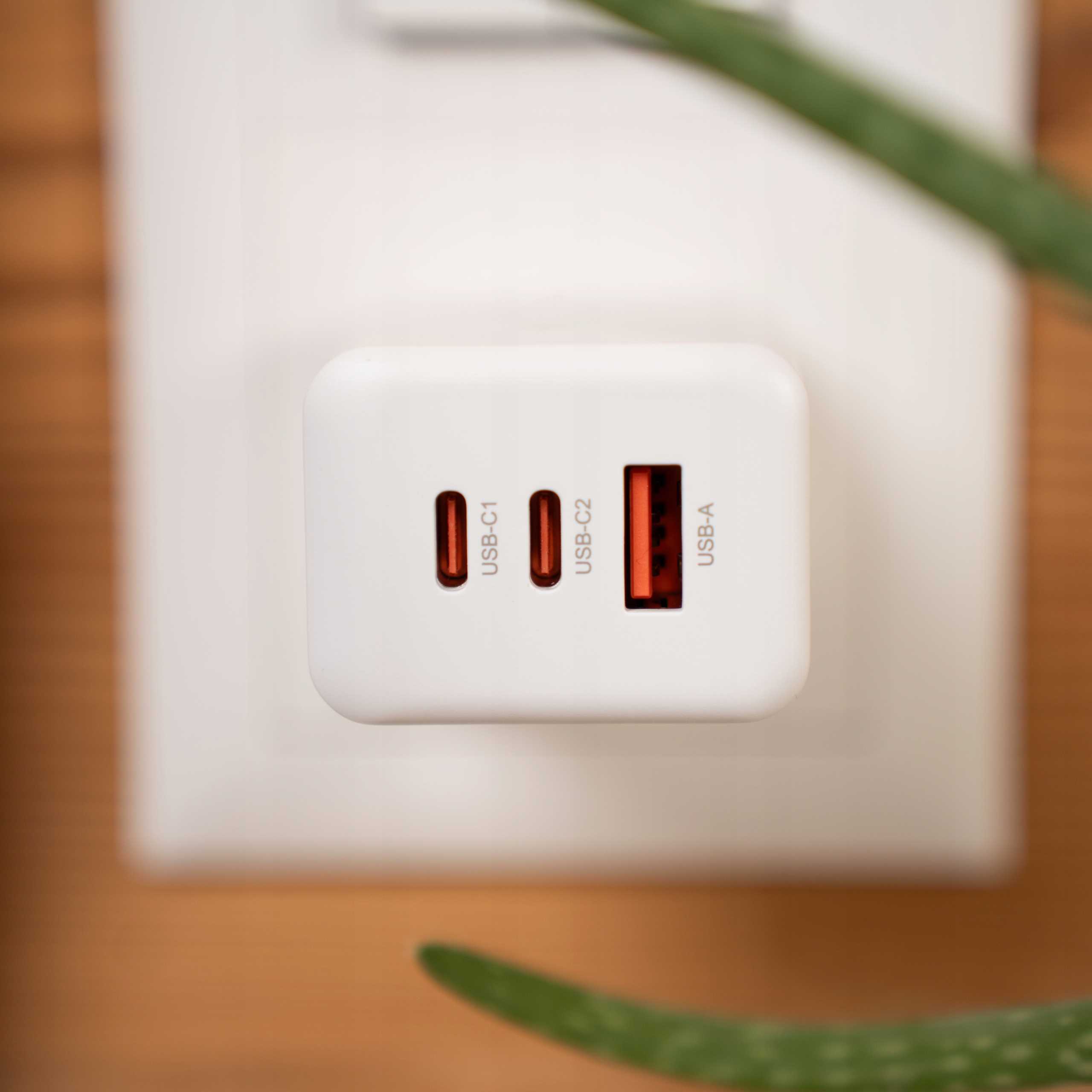 Spacecase USB Charger 65W GaN SC009W white