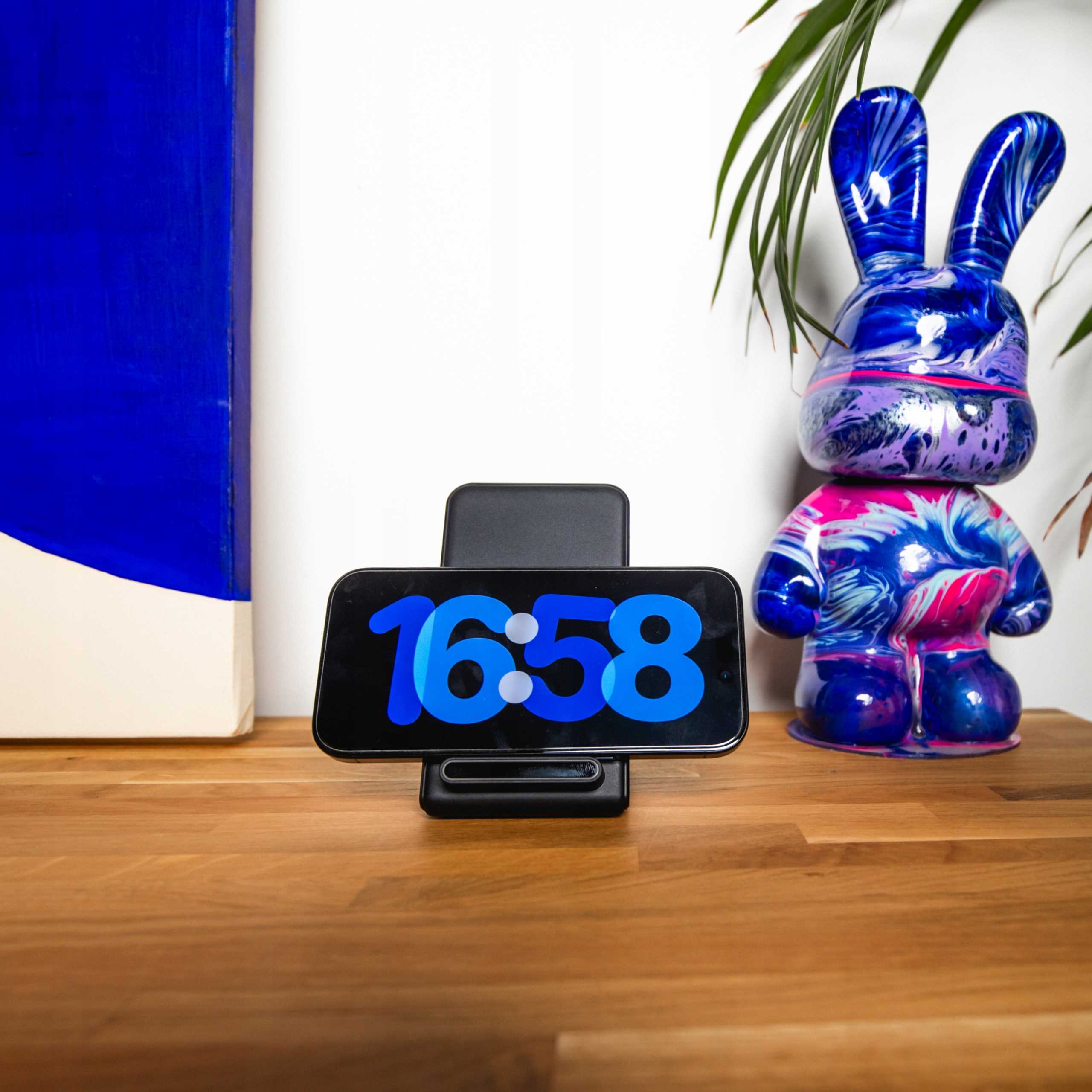 Spacecase Wireless Charger WM6B black