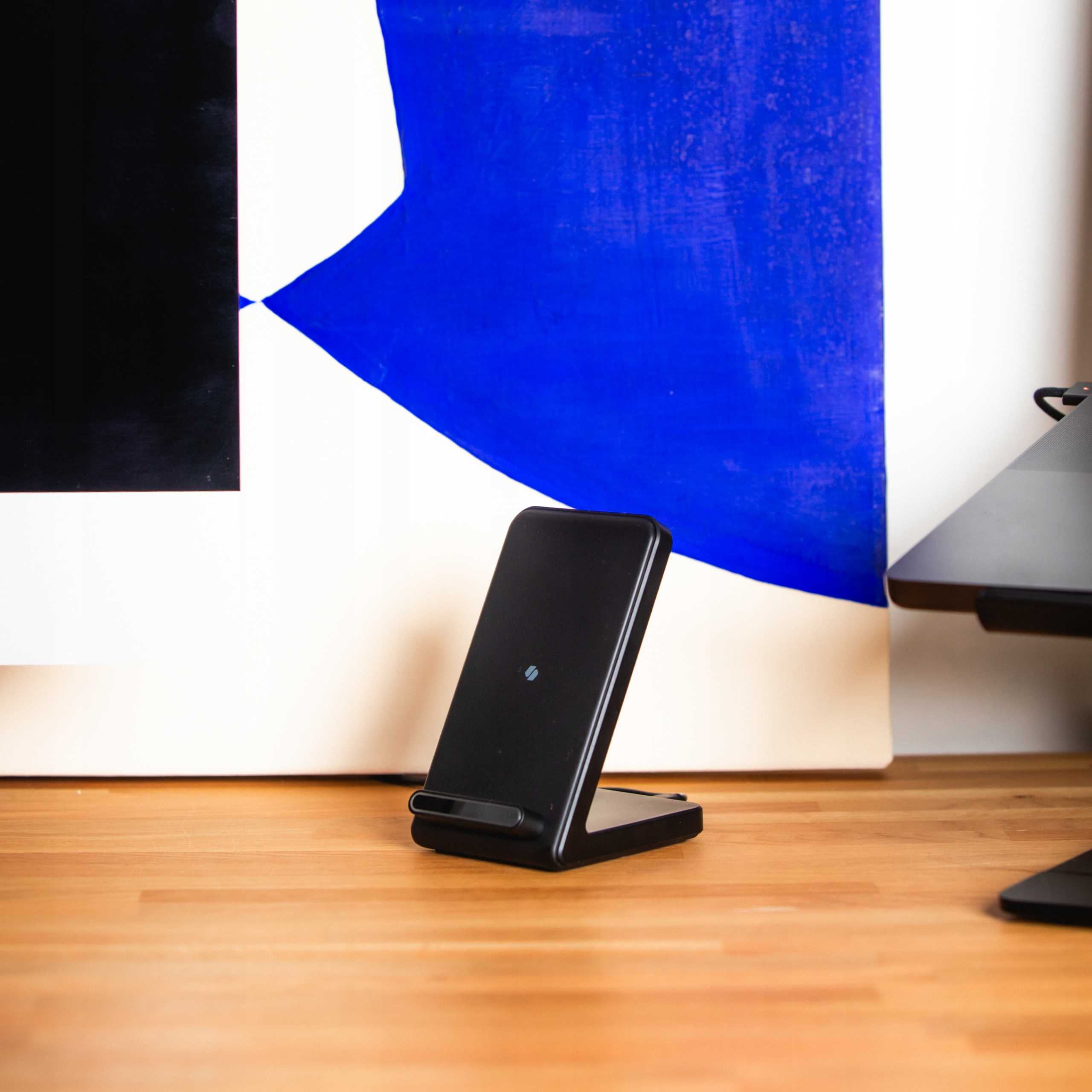 Spacecase Wireless Charger WM6B black