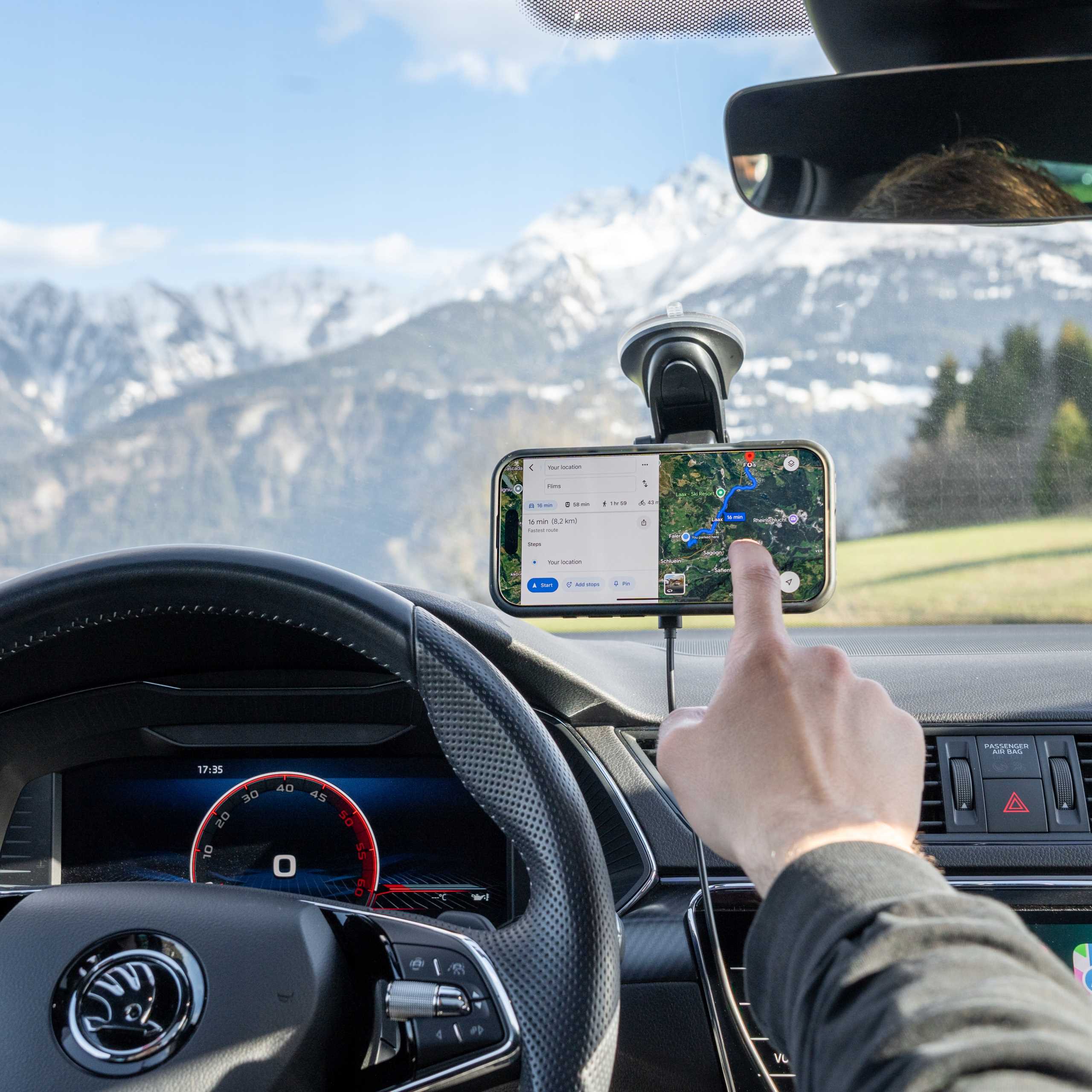 Spacecase Car Holder Dash/Windshield Magcharge Wm9B