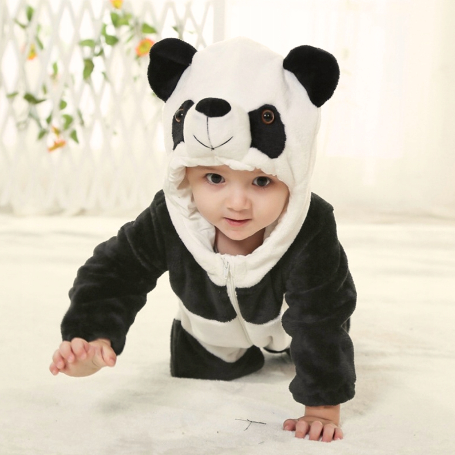 Kombinezon onesie kigurumi dla niemowląt z kapturem – panda – zdjęcie 2