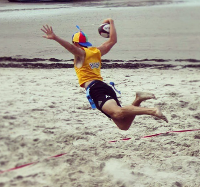 Czapka z daszkiem i ze śmigłem kolorowa wiatrak