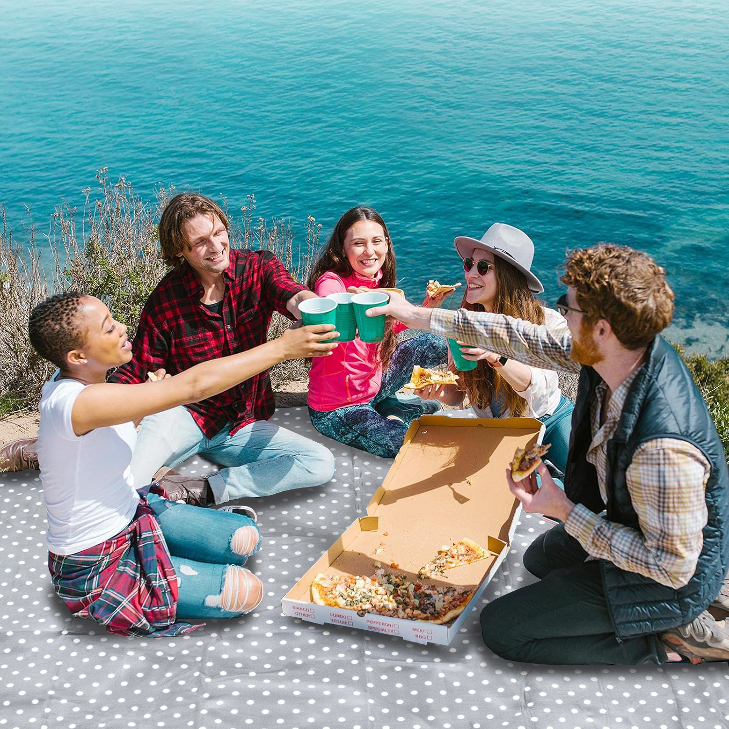 Koc piknikowy 200x200 groszki