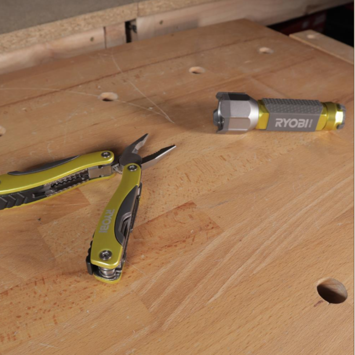 RYOBI Multi-Tool & Latarka LED Set 10w1 RFLMT2PCK