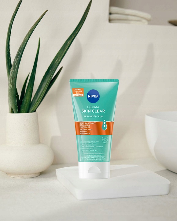 NIVEA Zestaw Oczyszczający do twarzy Derma Clear + Serum + Kosmetyczka
