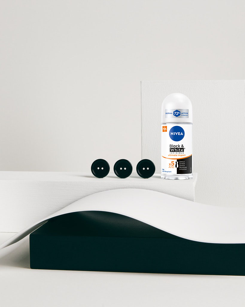 NIVEA BLACK & WHITE INVISIBLE ULTIMATE IMPACT ANTYPERSPIRANT W KULCE 50 ML
