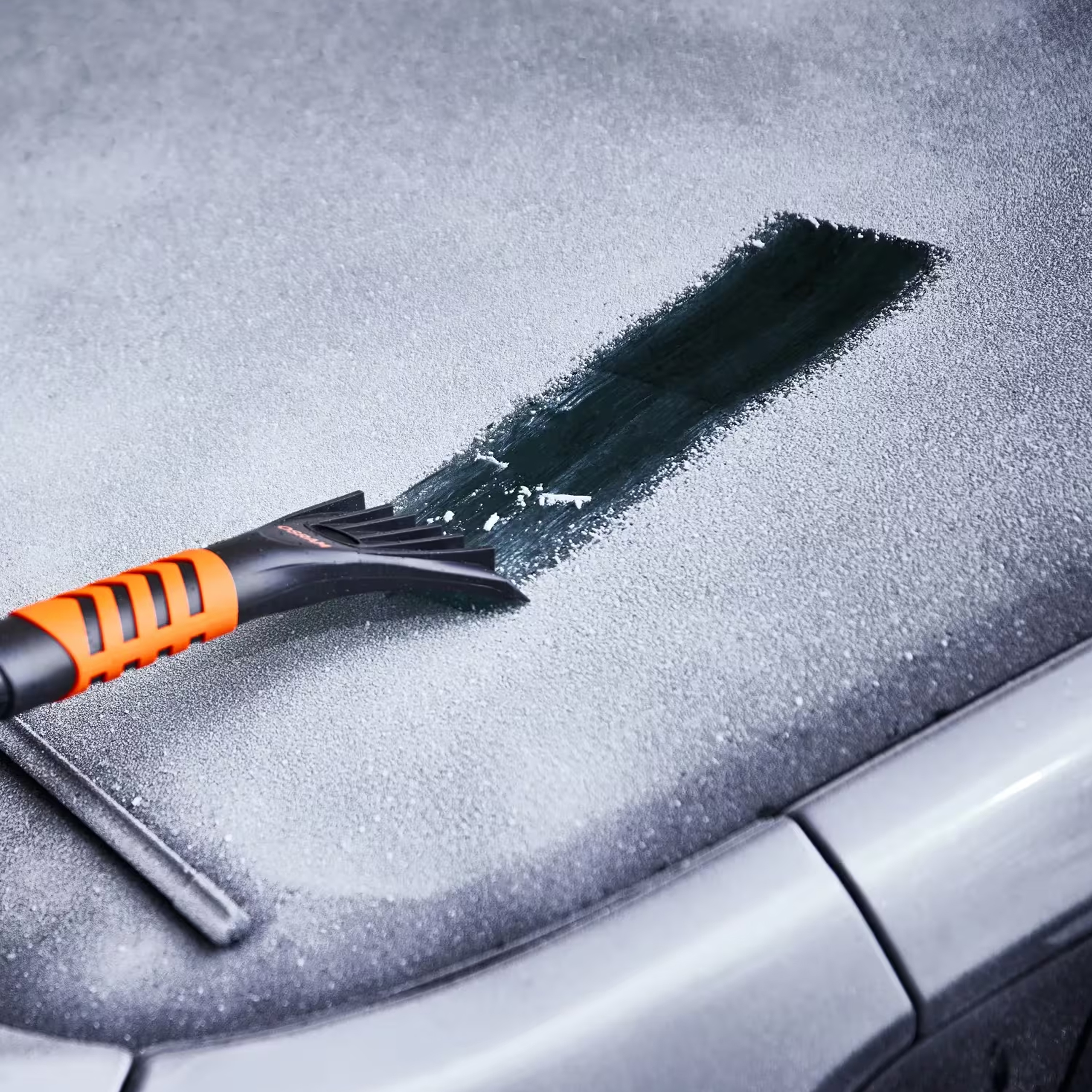Osram Zestaw 4w1 do odśnieżania auta SNOWbrush 010