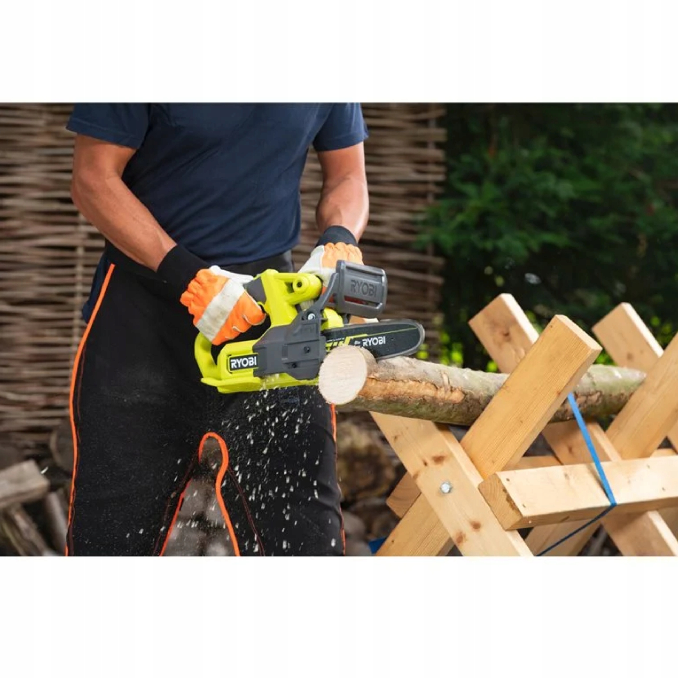 RYOBI Gałęziówka Piła Łańcuchowa Gałęzi 18V +2,5Ah Akumulator RY18CS20A-125