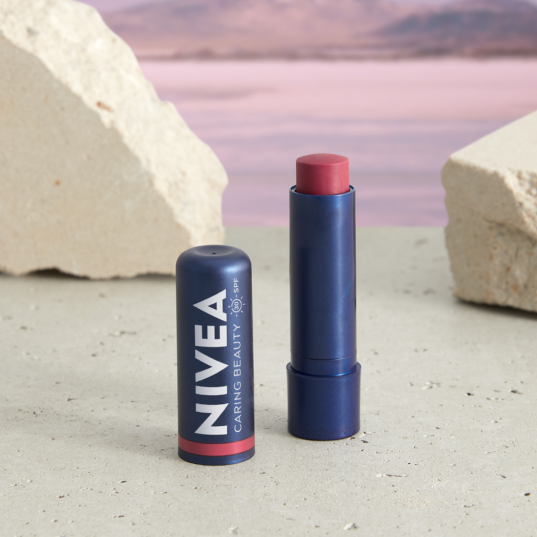 NIVEA Pielęgnująca pomadka do ust i policzków SPF 30 3w1 MIX