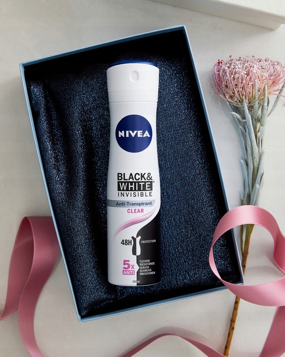 4 x NIVEA BLACK & WHITE INVISIBLE CLEAR ANTYPERSPIRANT w SPRAYu 150 ml