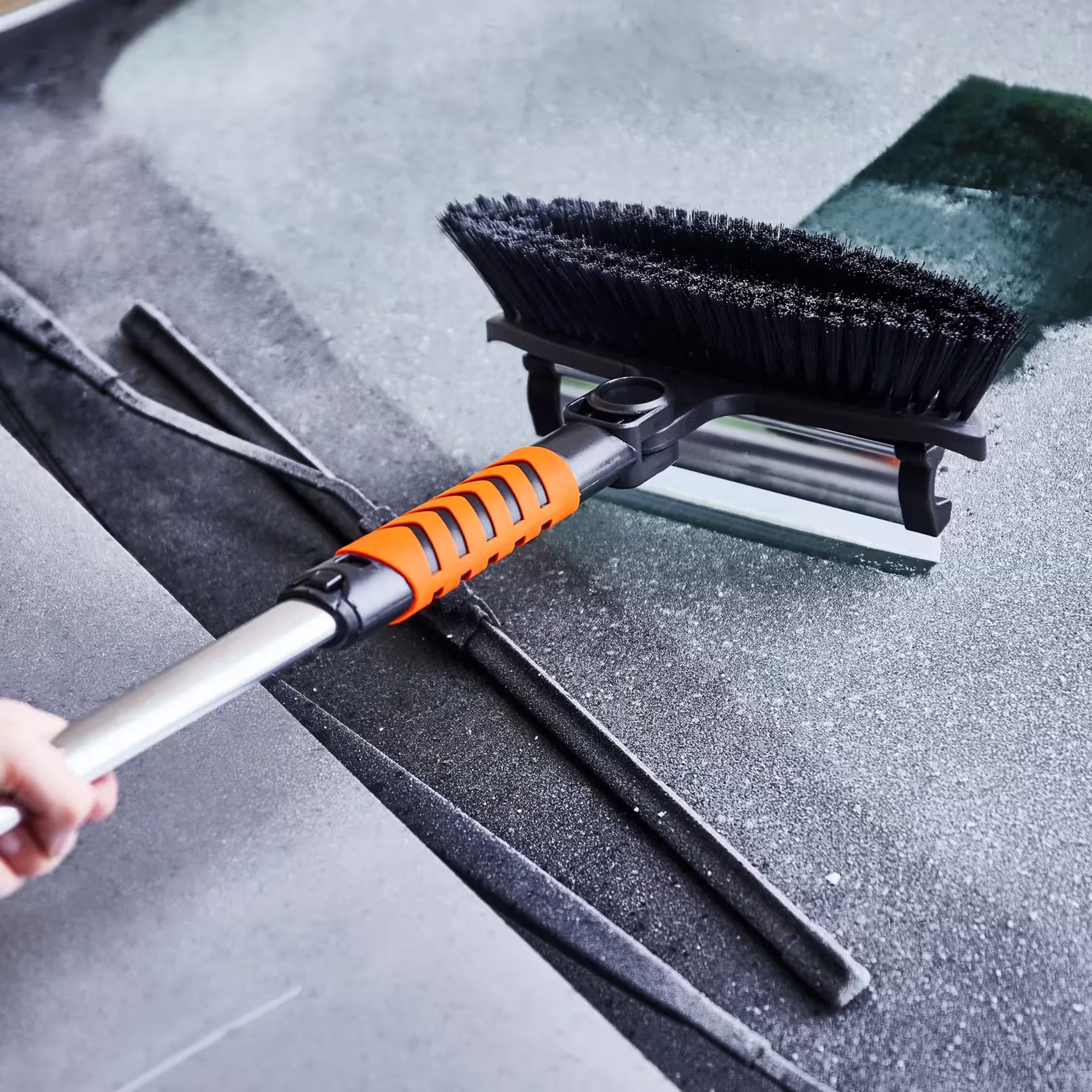 Osram Zestaw 4w1 do odśnieżania auta SNOWbrush 010