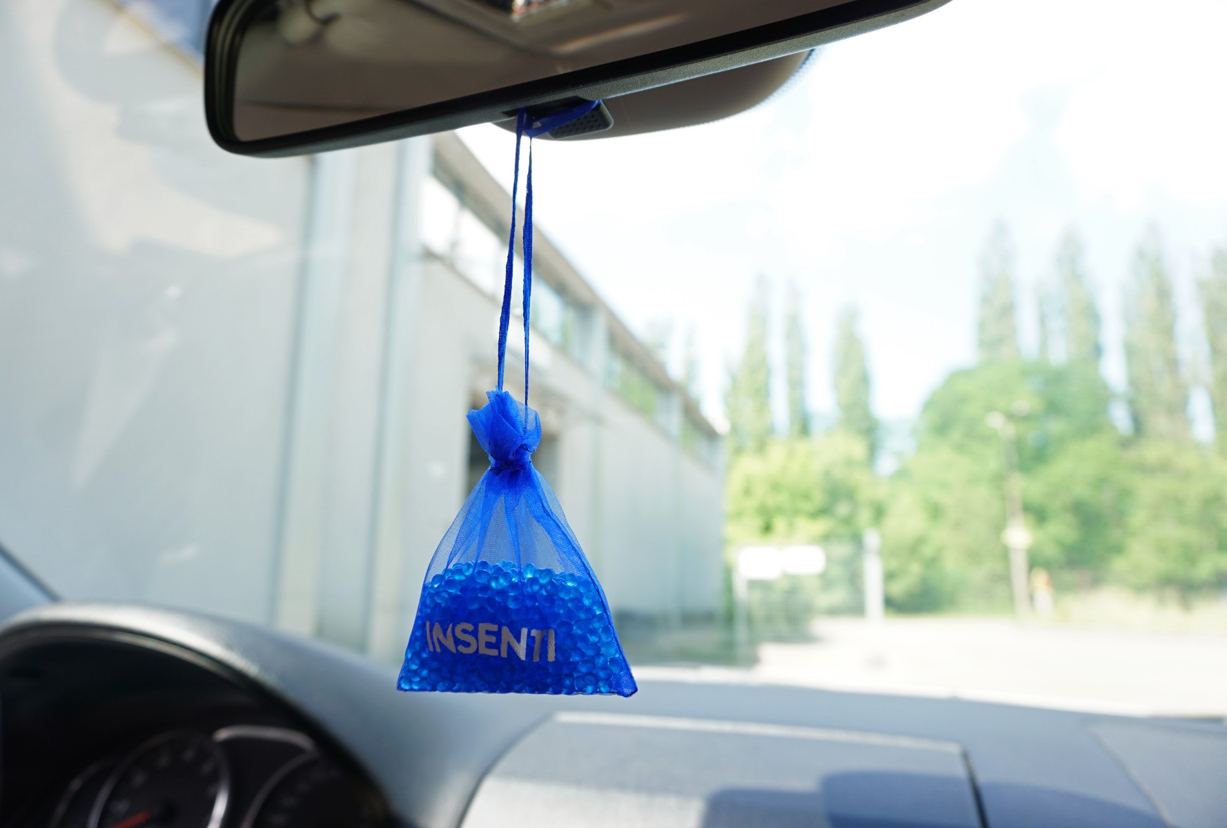 MOJE AUTO Insenti Woreczek Kuleczki Zapachowe New Car 20g