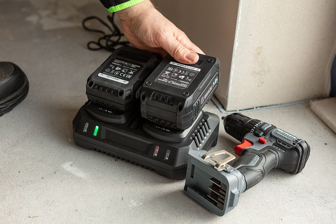 GRAPHITE NEO Tools 58G085-1 Ładowarka podwójna do akumulatorów Energy+