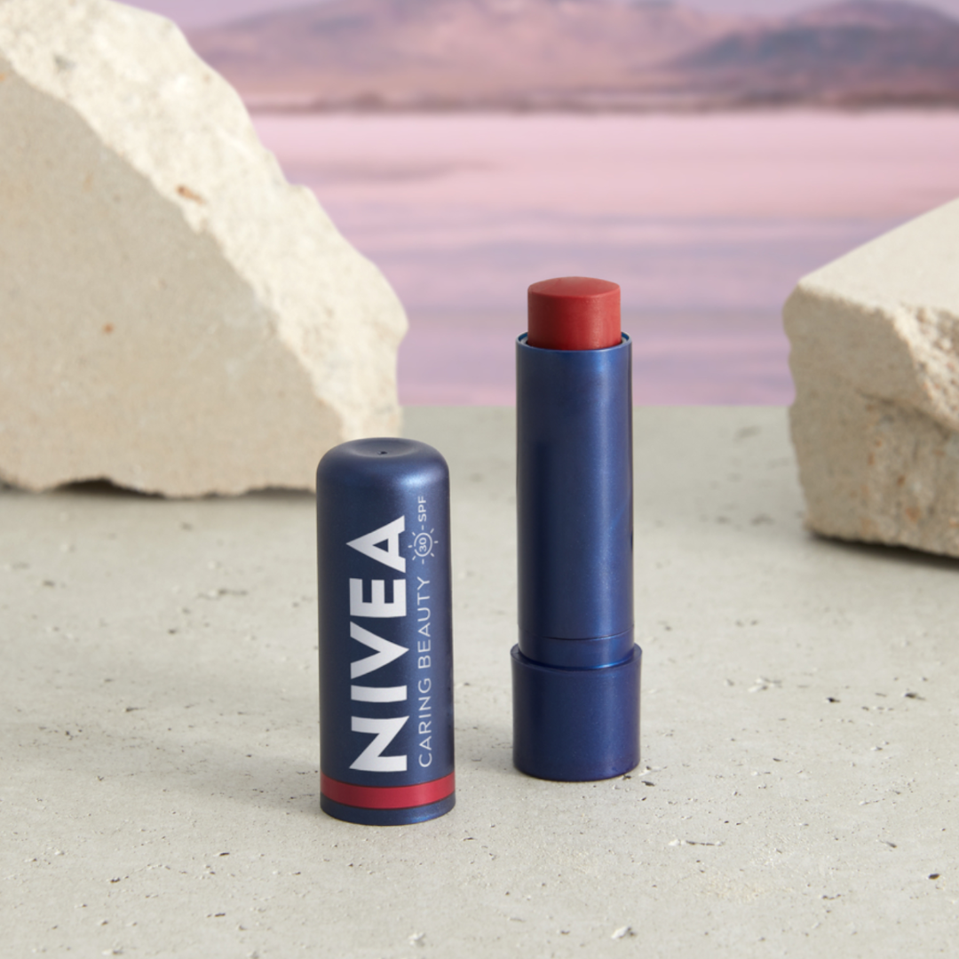 NIVEA Pielęgnująca pomadka do ust i policzków SPF 30 3w1 MIX